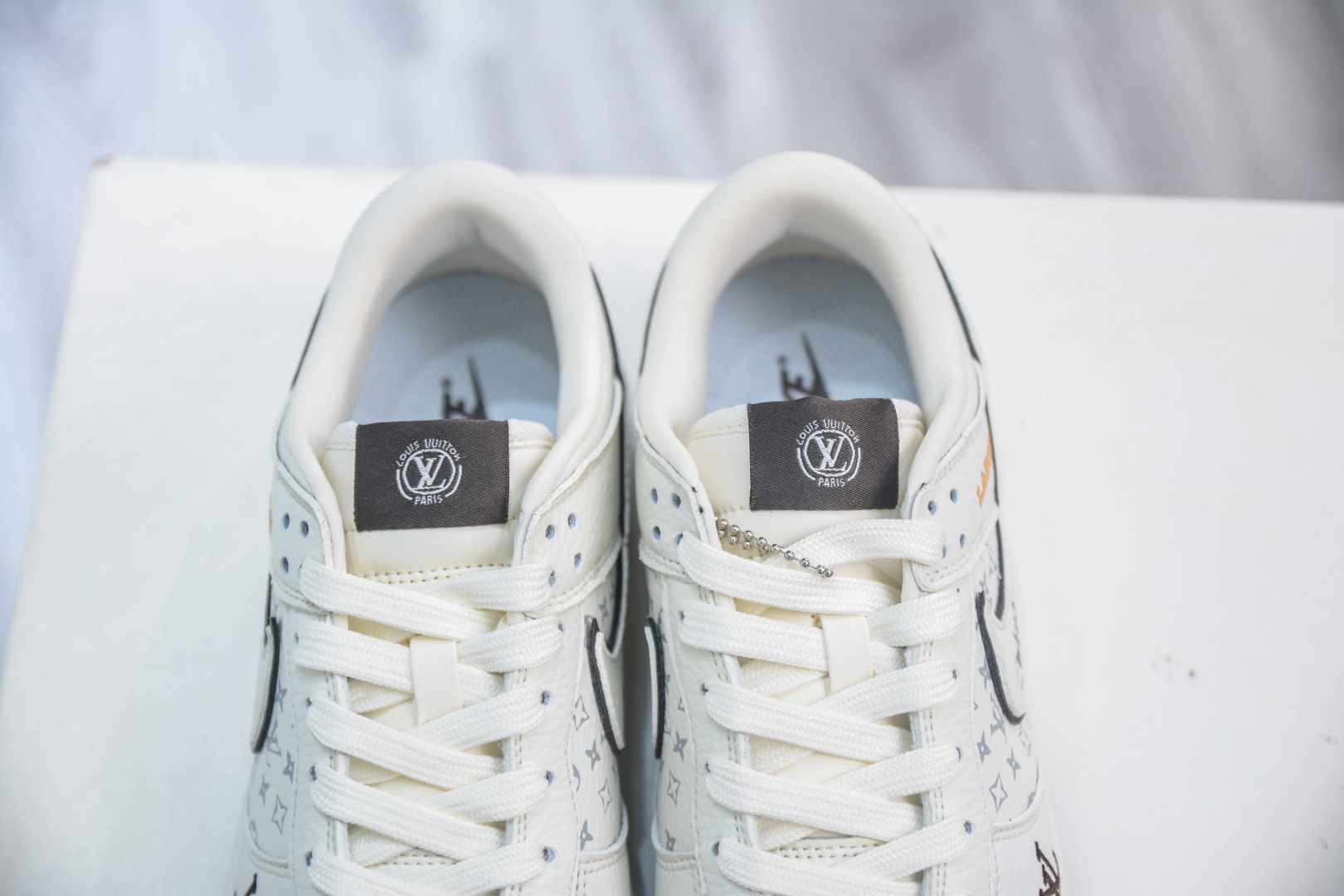 NIKE SB Dunk Low RETRO x Louis Vuittx LABUBU LV拉布布联名-米白咖啡 SC0601-456