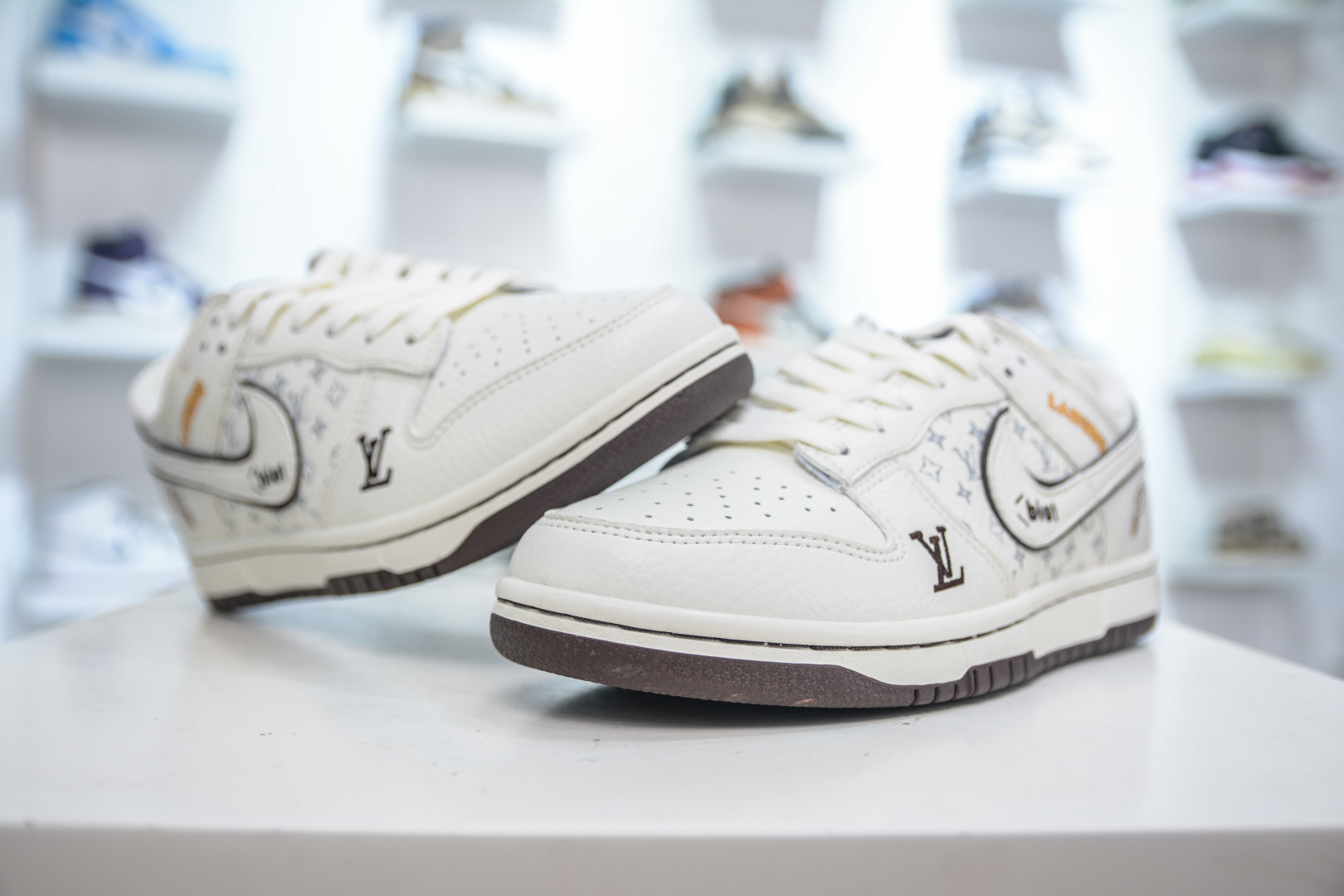 NIKE SB Dunk Low RETRO x Louis Vuittx LABUBU LV拉布布联名-米白咖啡 SC0601-456