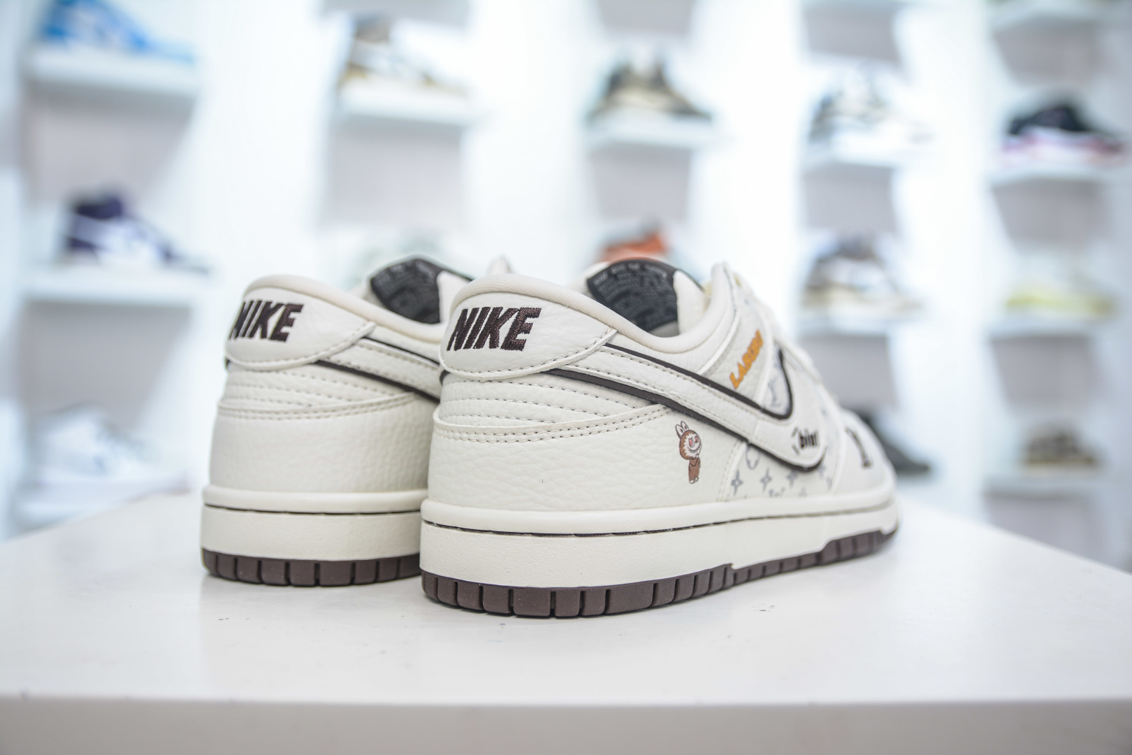 NIKE SB Dunk Low RETRO x Louis Vuittx LABUBU LV拉布布联名-米白咖啡 SC0601-456