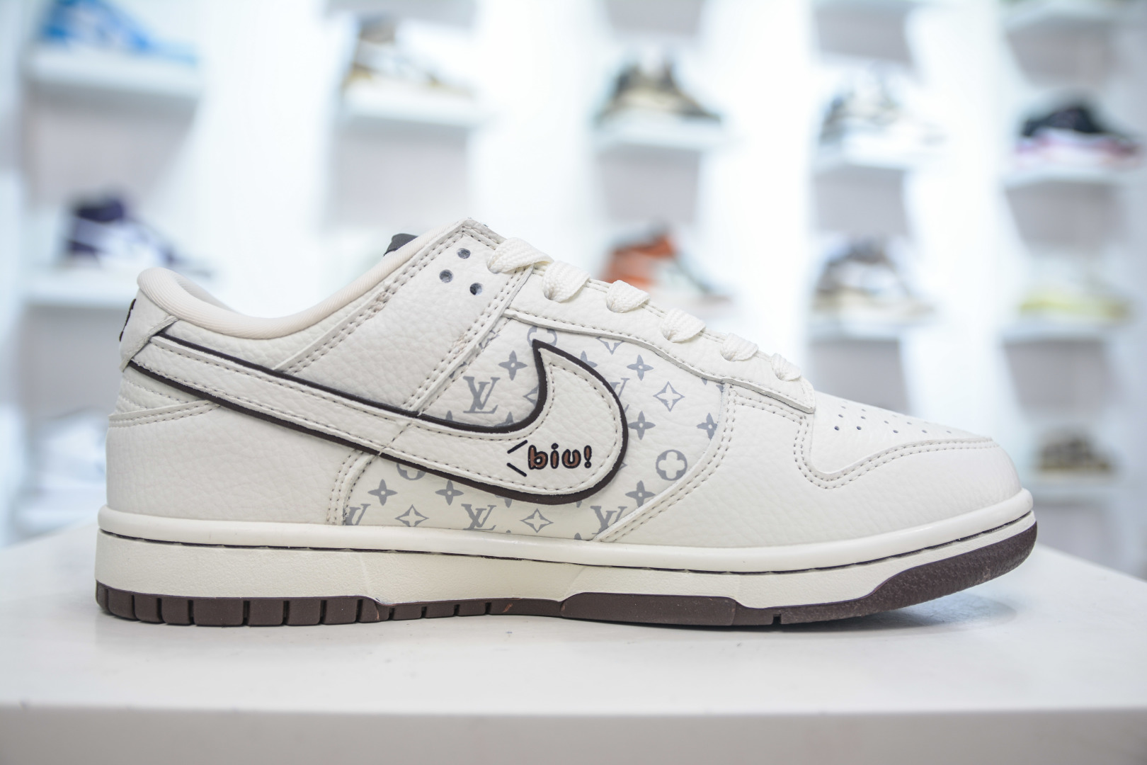 NIKE SB Dunk Low RETRO x Louis Vuittx LABUBU LV拉布布联名-米白咖啡 SC0601-456