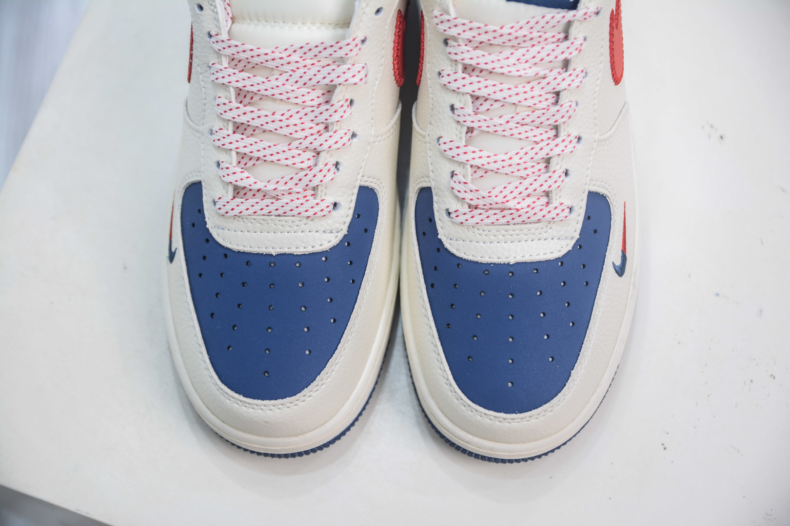 Stussy x NIke Air Force 1 斯图西联名-白蓝红 KJ1688-008