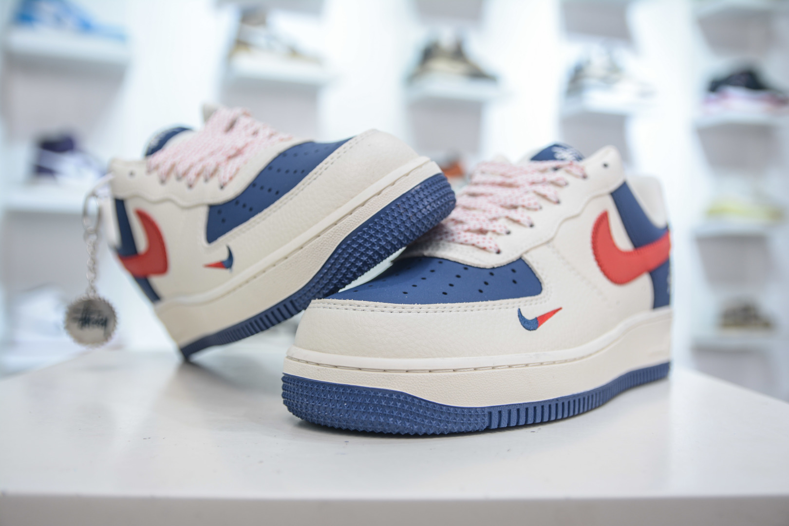 Stussy x NIke Air Force 1 斯图西联名-白蓝红 KJ1688-008