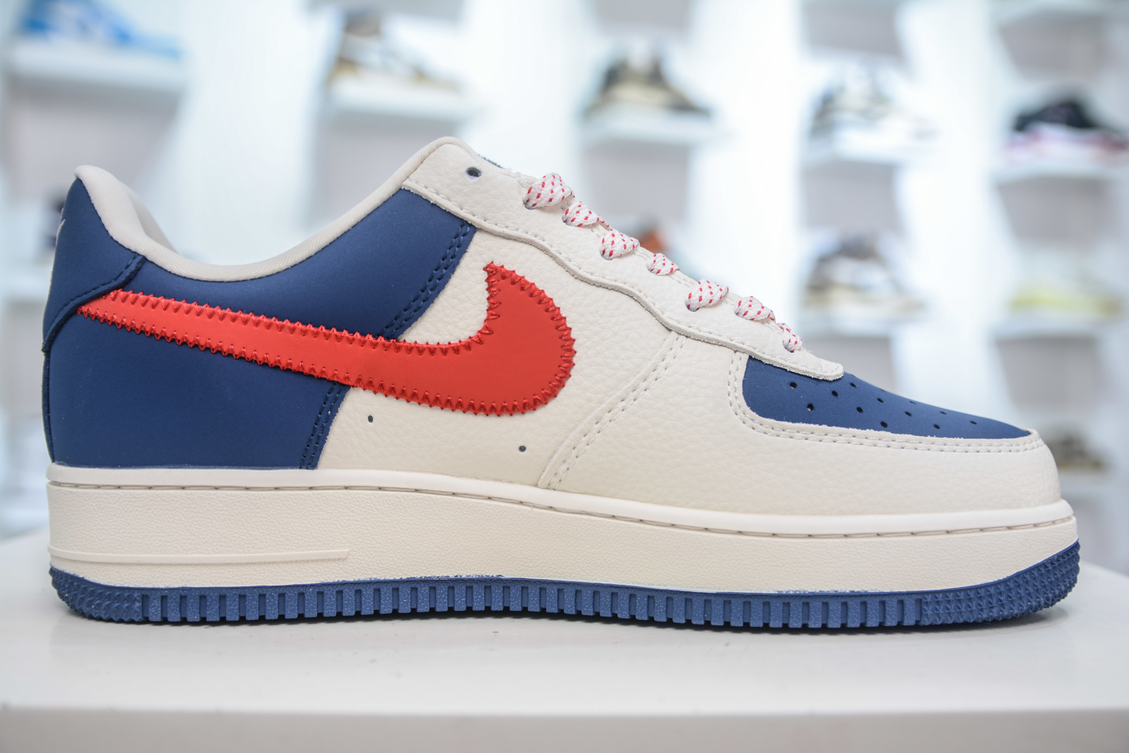 Stussy x NIke Air Force 1 斯图西联名-白蓝红 KJ1688-008