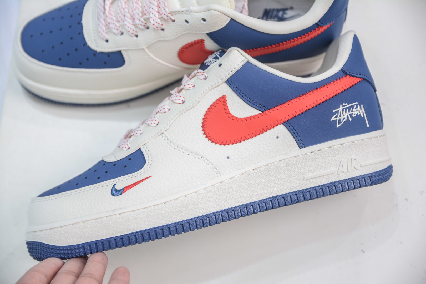 Stussy x NIke Air Force 1 斯图西联名-白蓝红 KJ1688-008
