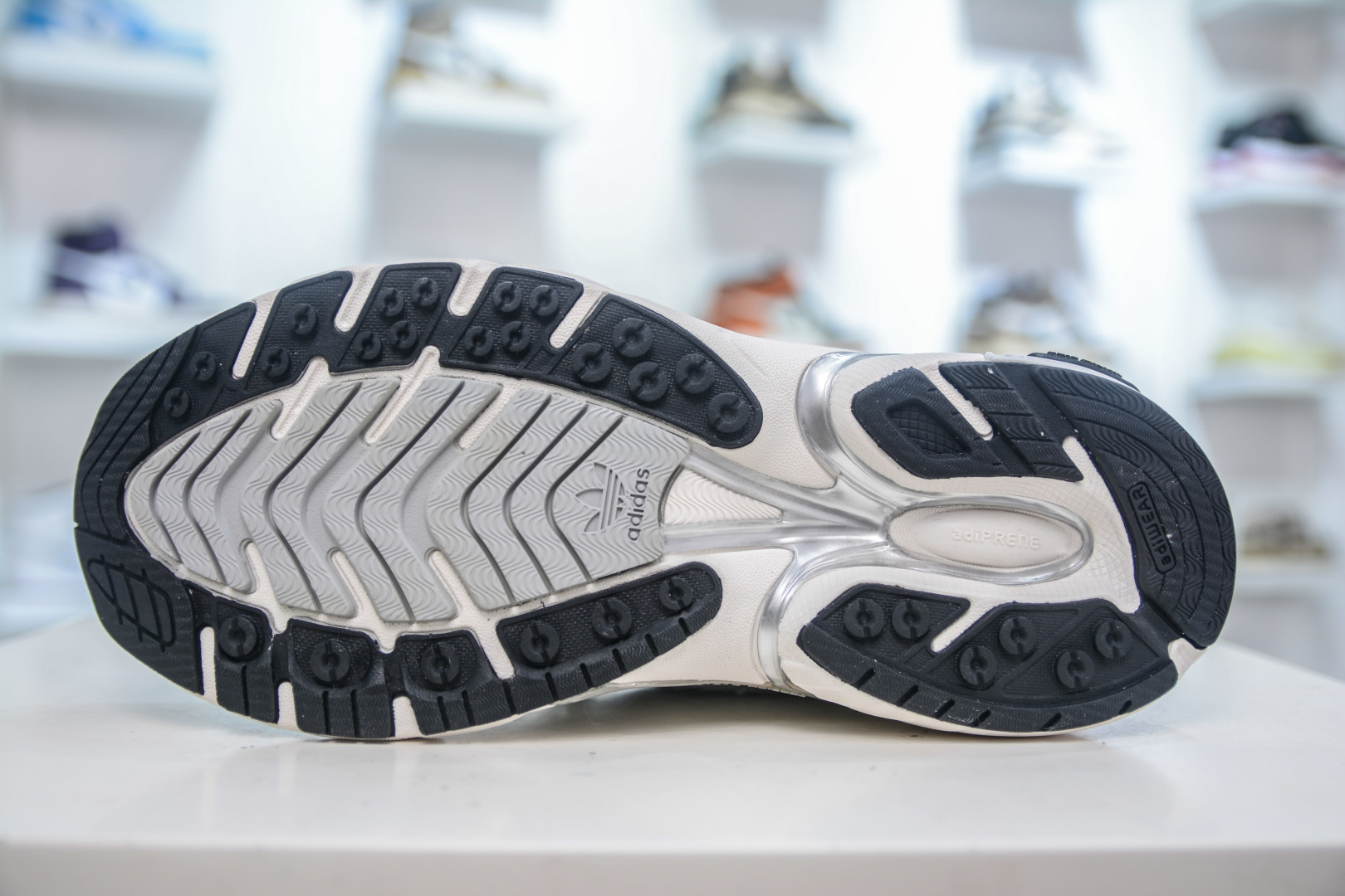 adidoriginals Adistar Cushi3 银色 这双融合品牌合作与文化元素的限量款 IH5928