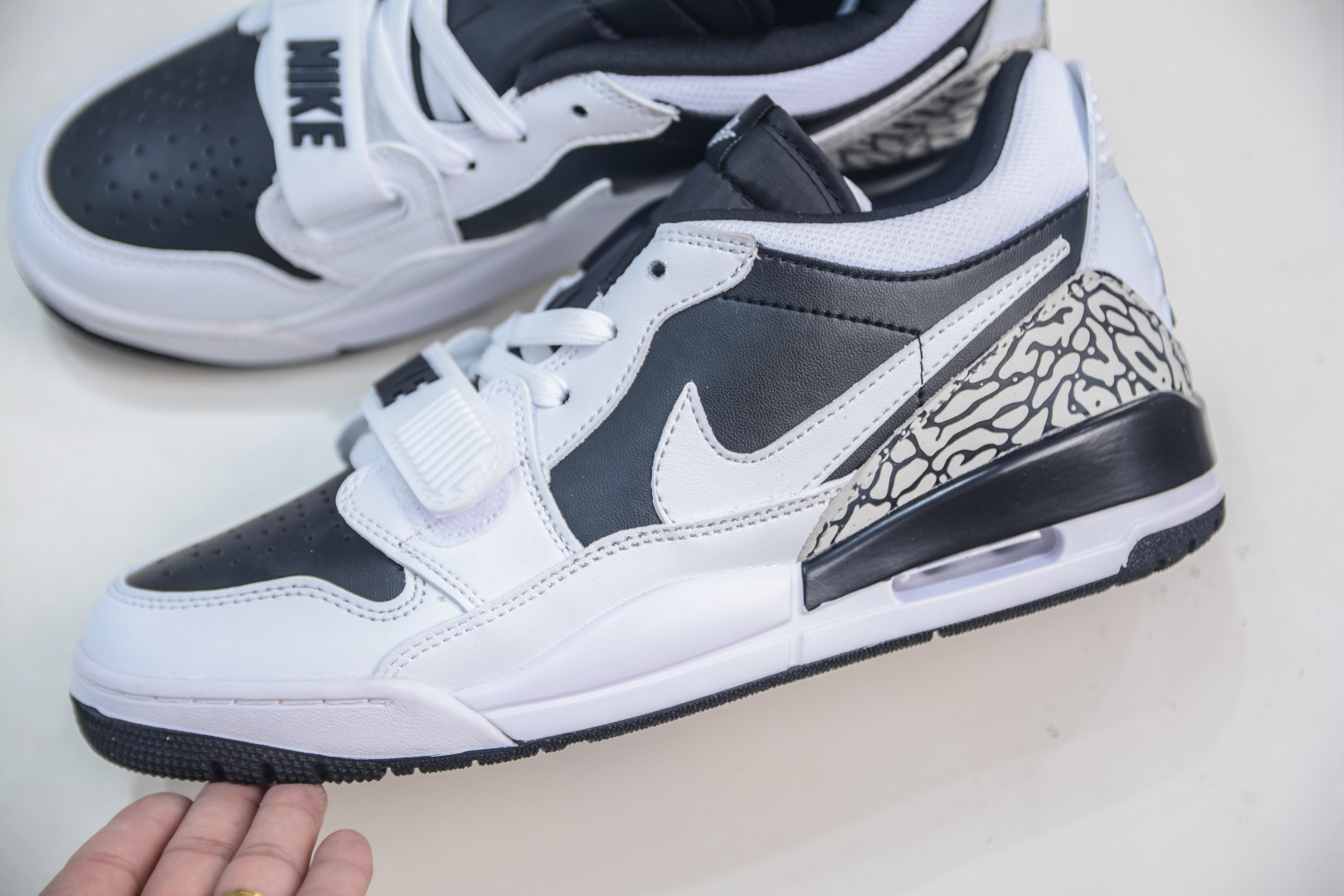 Air Jordan Legacy AJ312 低帮 白黑 CD7069-111