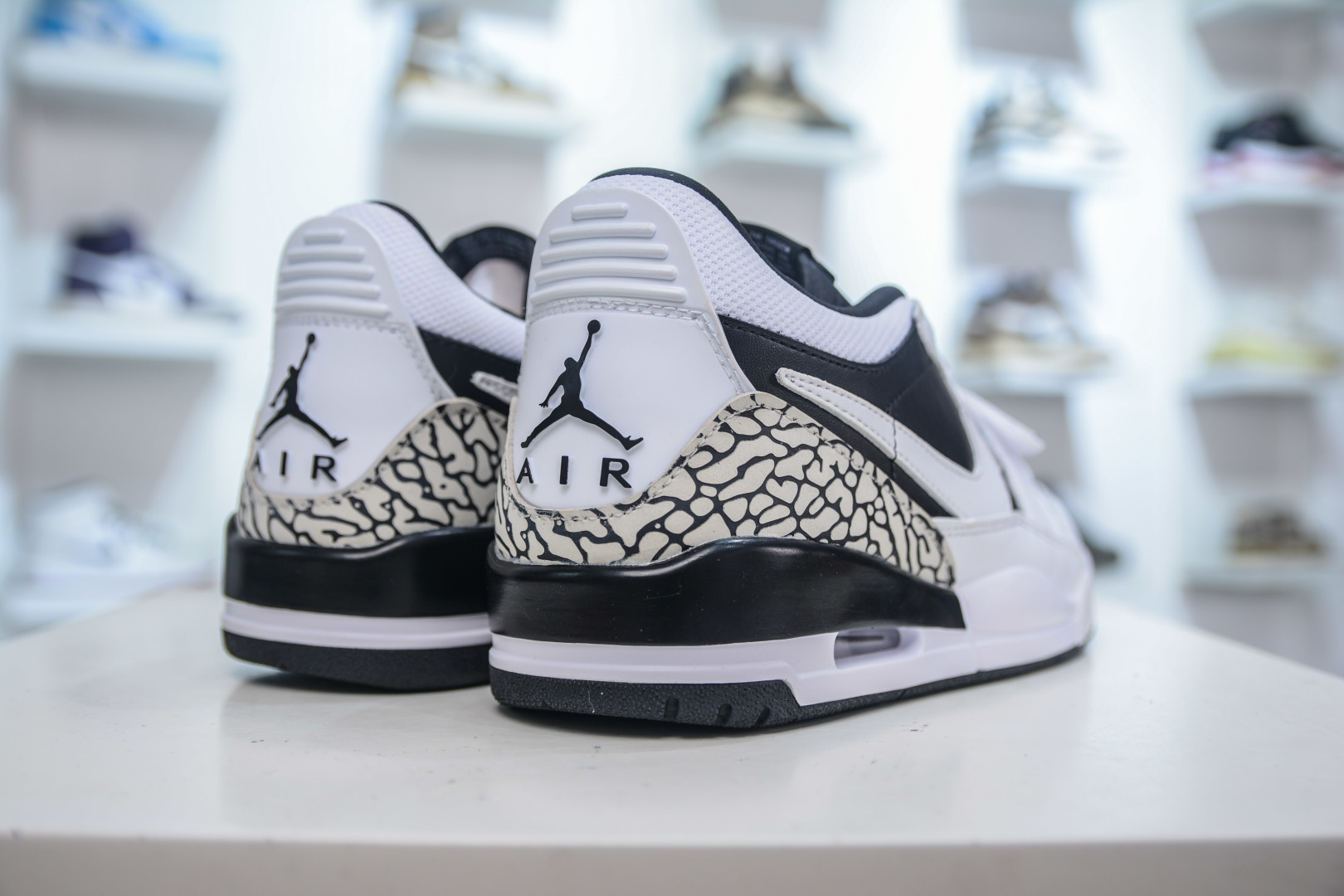 Air Jordan Legacy AJ312 低帮 白黑 CD7069-111