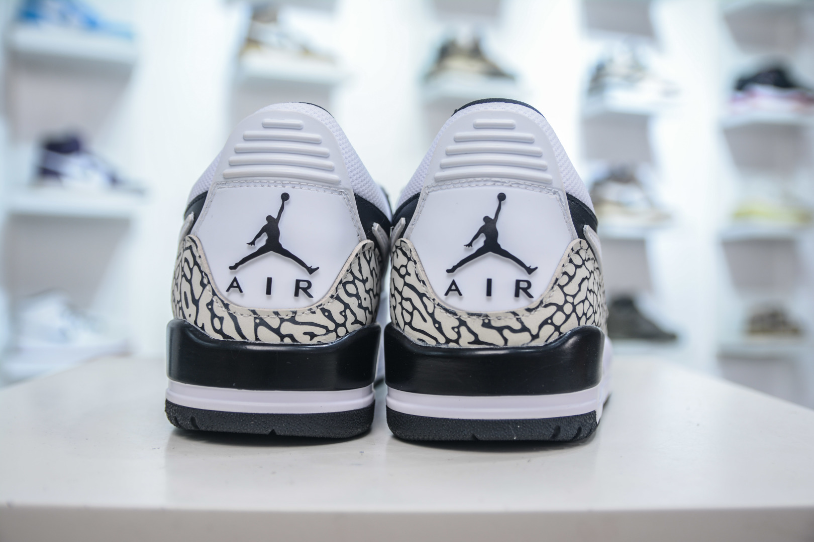 Air Jordan Legacy AJ312 低帮 白黑 CD7069-111