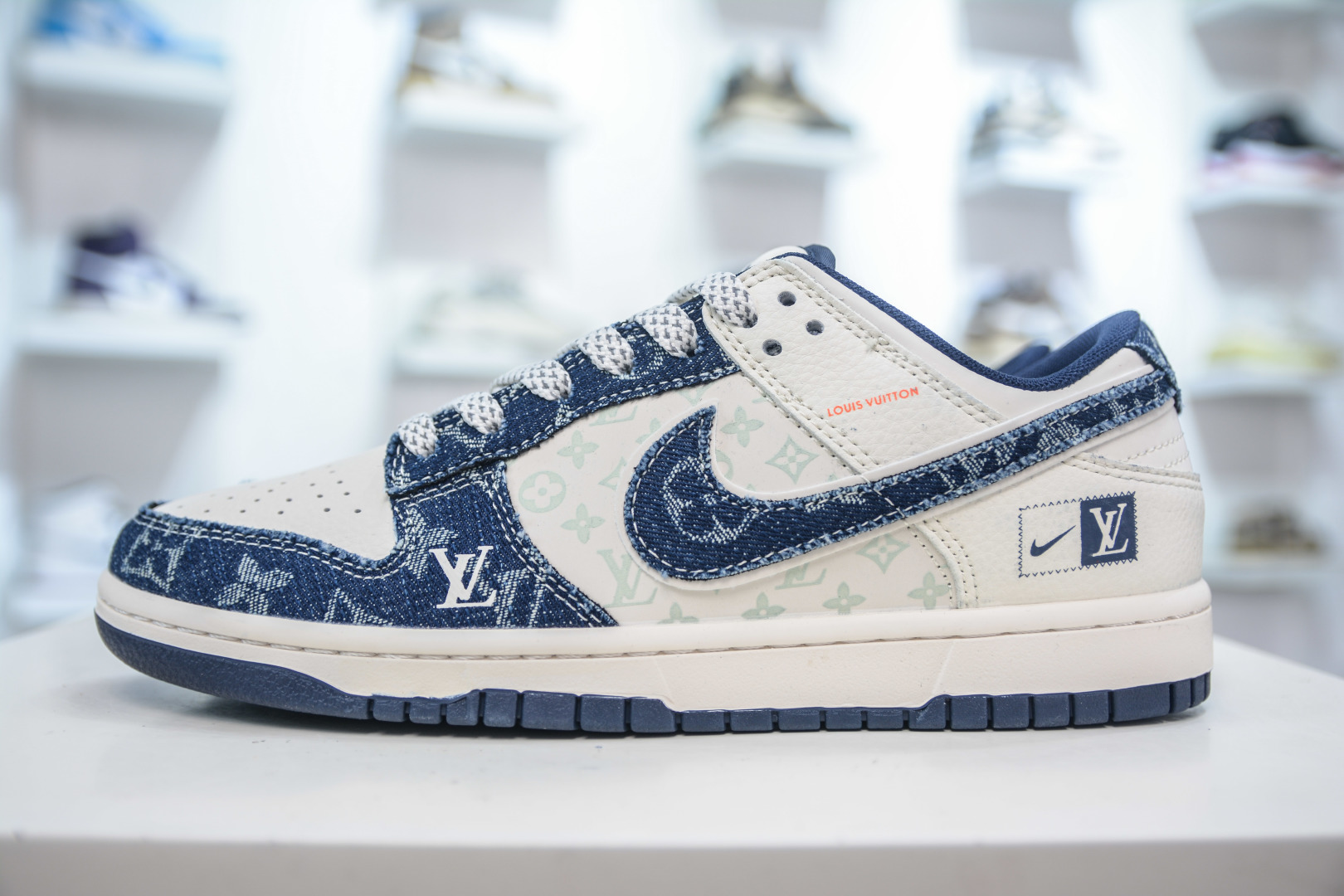 Nike SB Dunk Low x Louis Vuitton White Blue Denim Sneakers 2 cmp i1753790946240 1241 0 0
