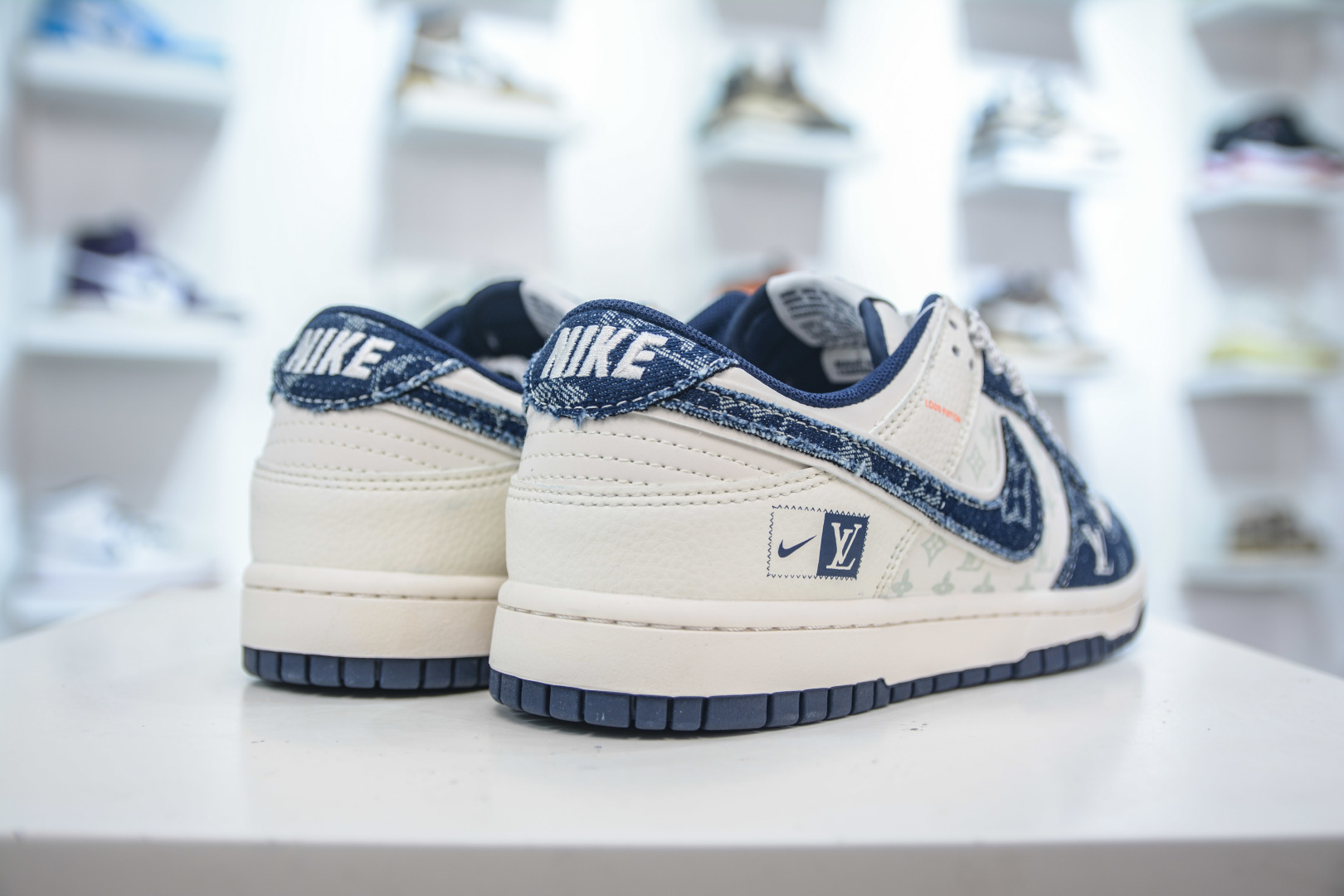 Nike SB Dunk Low x Louis Vuitton White Blue Denim Sneakers 7 cmp i1753790947214 687 0 5