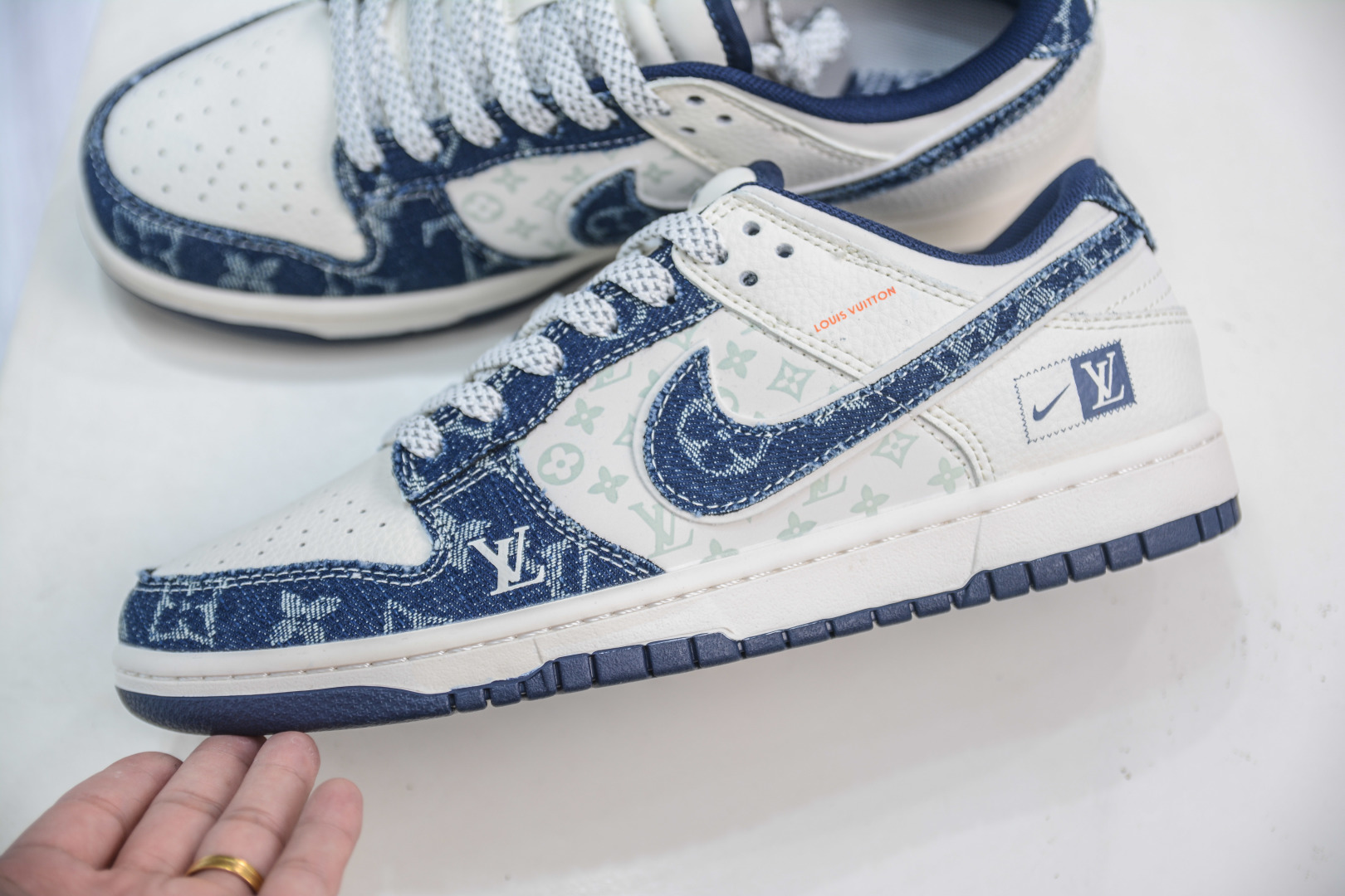 Nike SB Dunk Low x Louis Vuitton White Blue Denim Sneakers 8 cmp i1753790947224 5092 0 6