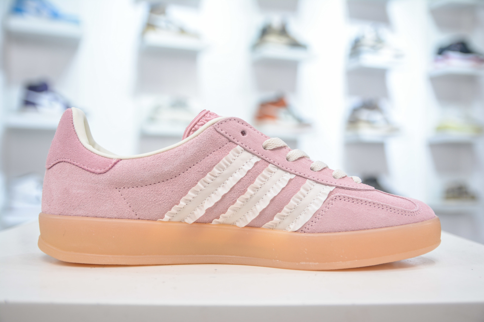 Adidas Gazelle Indoor Trainers: Low-Profile, Retro-Inspired, and Versatile Sneakers 3 cmp i1753791111779 363 0 2