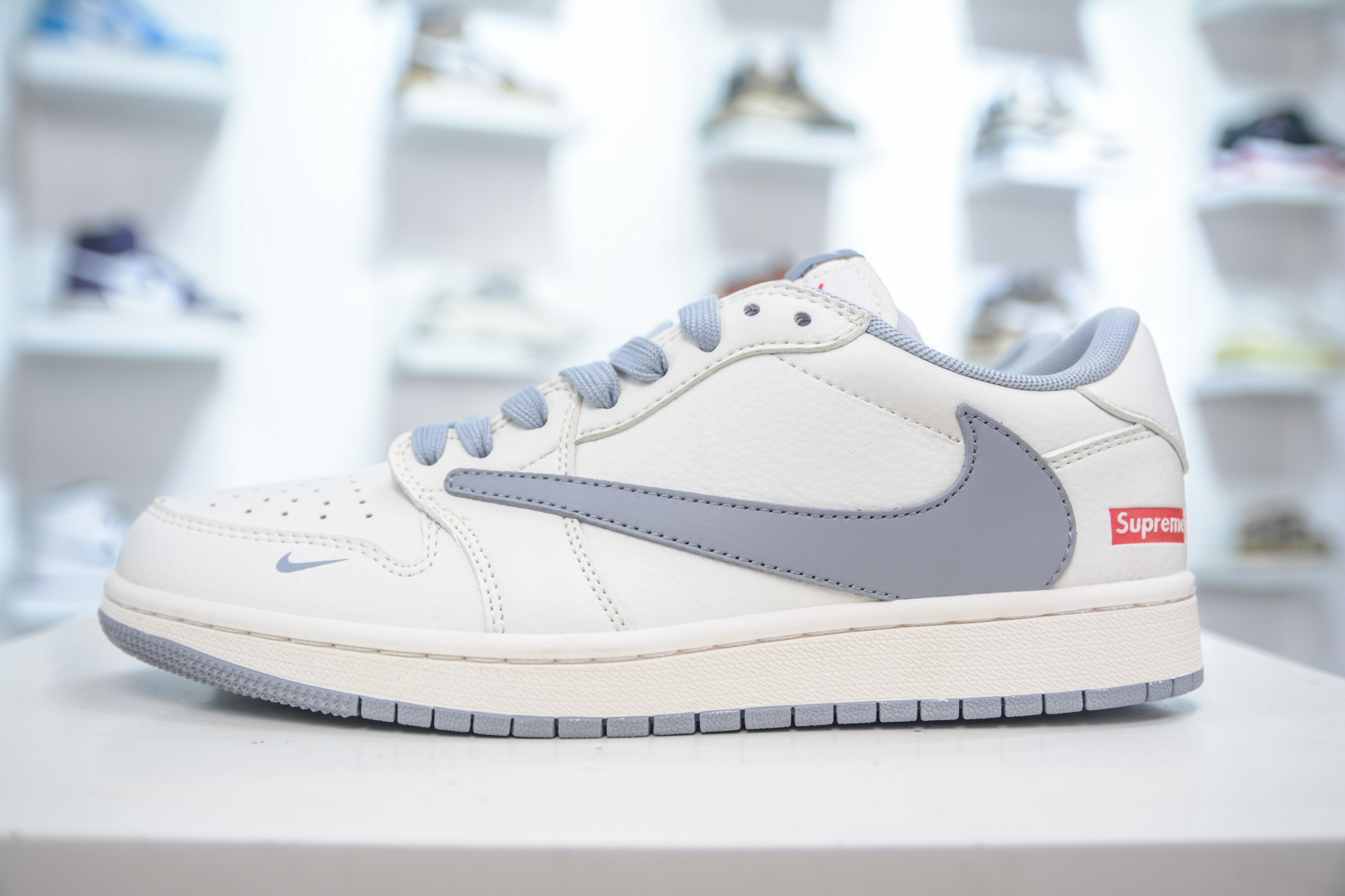 Travis Scott x Nike Air Jordan 1 Low x Supreme White/Grey Collaboration 1 cmp i1753792130789 8256 0 0