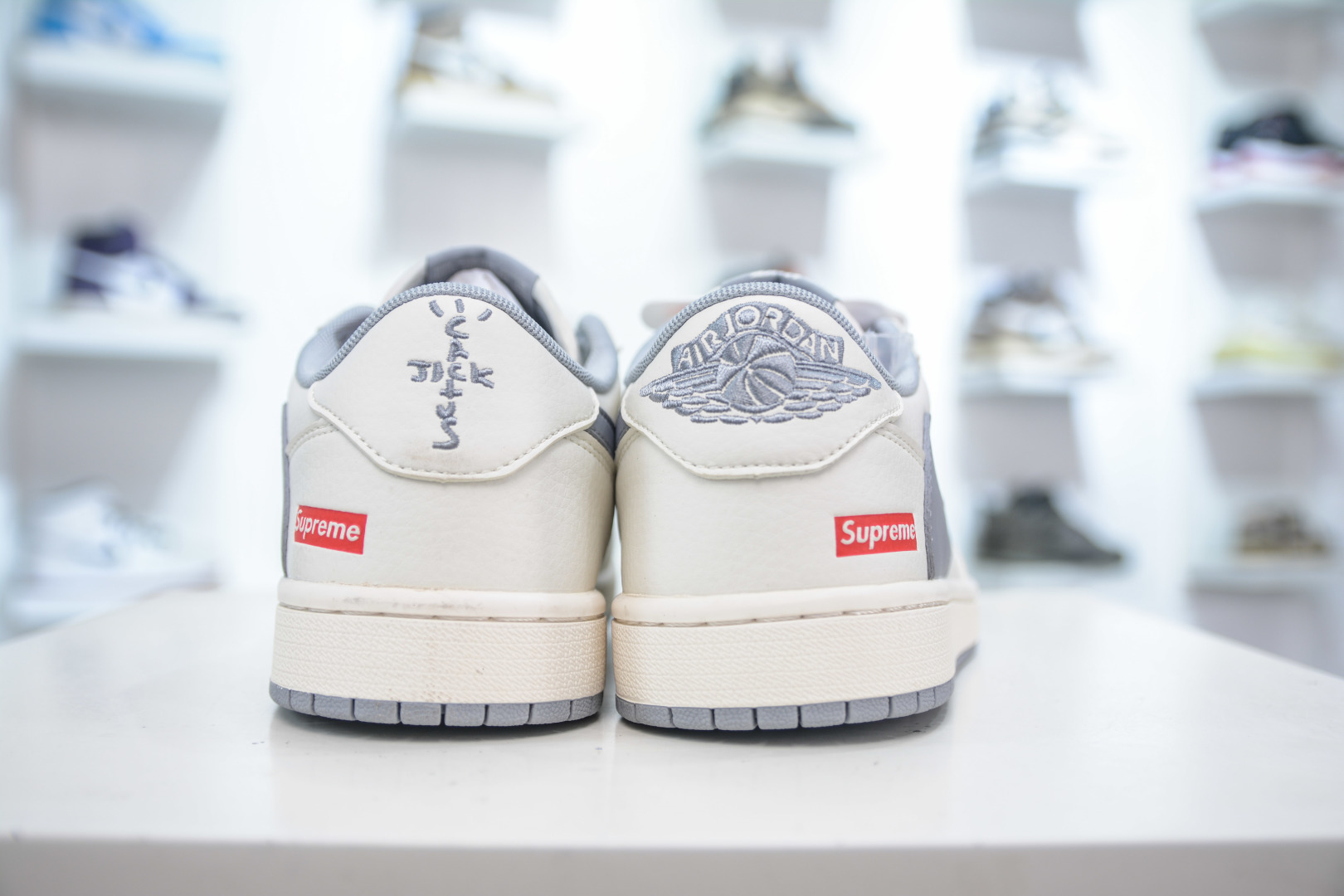 Travis Scott x Nike Air Jordan 1 Low x Supreme White/Grey Collaboration 2 cmp i1753792131715 1546 0 1