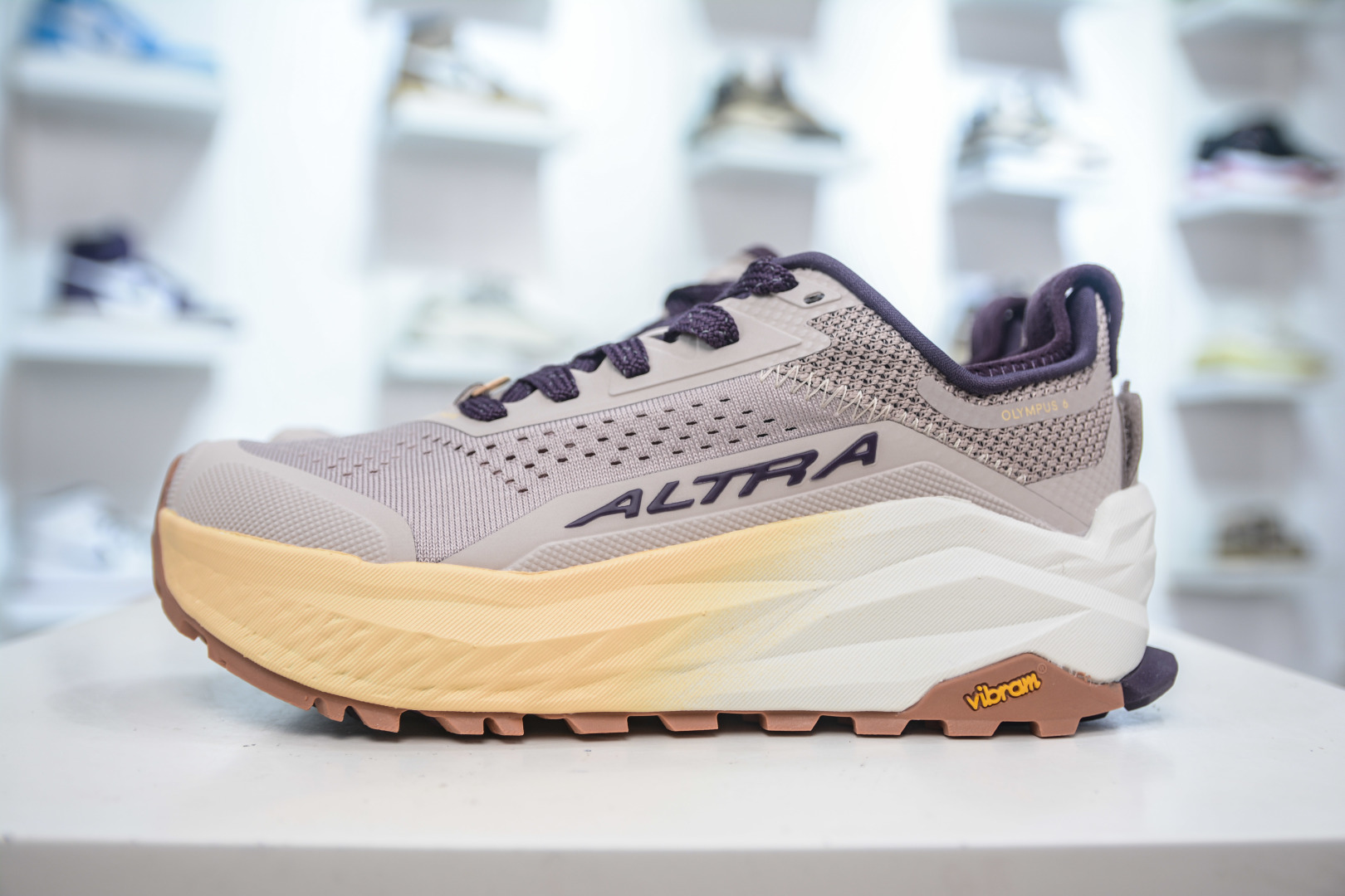 Altra Olympus 6: Comfortable, Durable, and Slip-Resistant Outdoor Running Shoes 1 cmp i1753792706003 3786 0 0