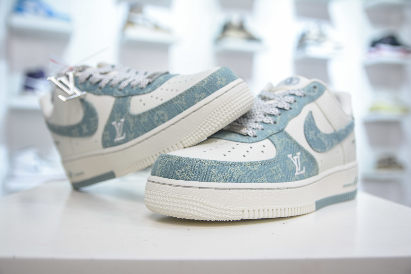 Nike Air Force 1 Low x Louis Vuitton White Denim Collaboration Sneakers 5 cmp i1753886048378 2007 0 3