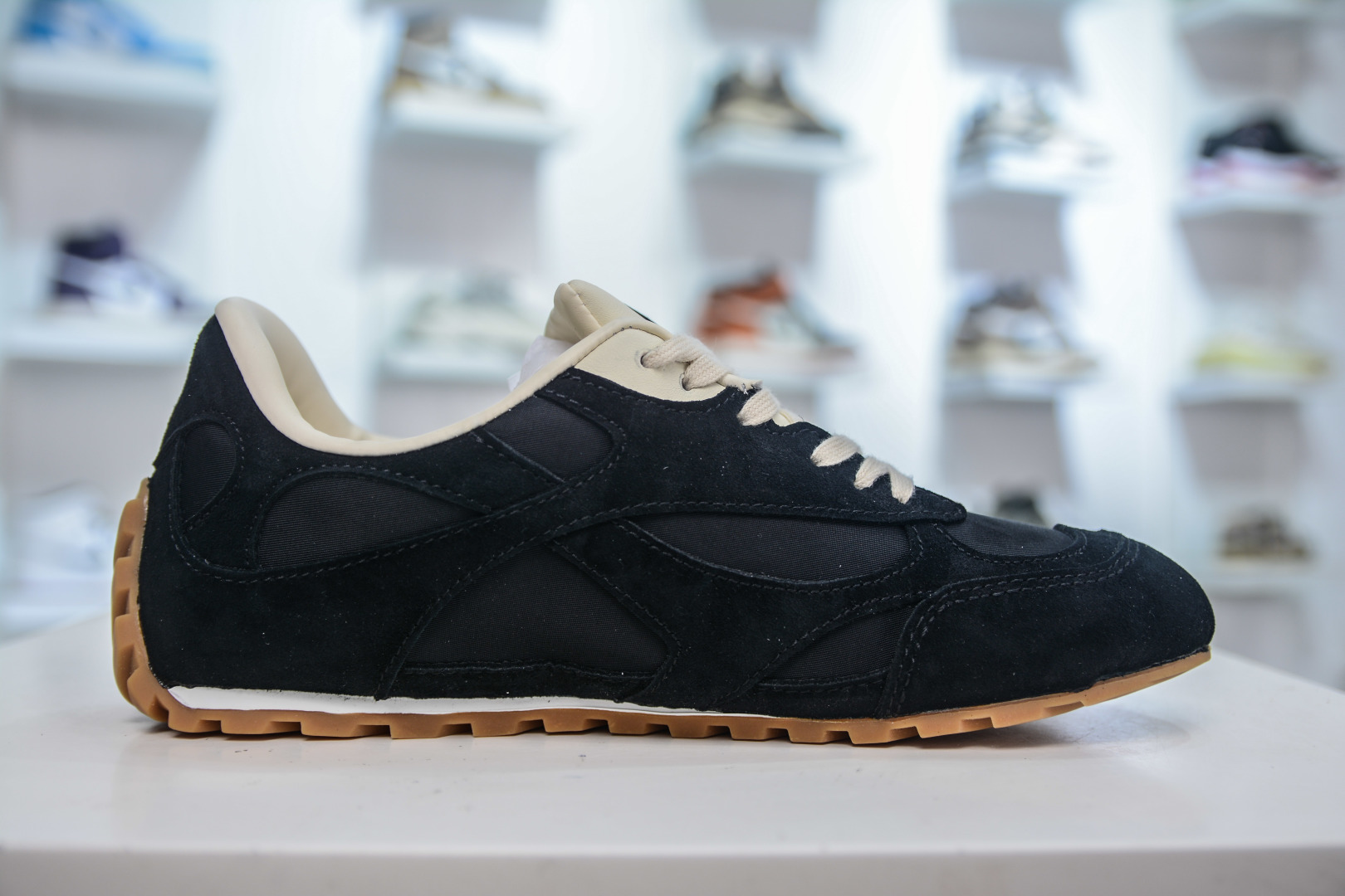 Bottega Veneta Orbit Flash Sneakers - Retro Style, Comfortable, and Versatile 4 cmp i1753886222806 1914 0 2