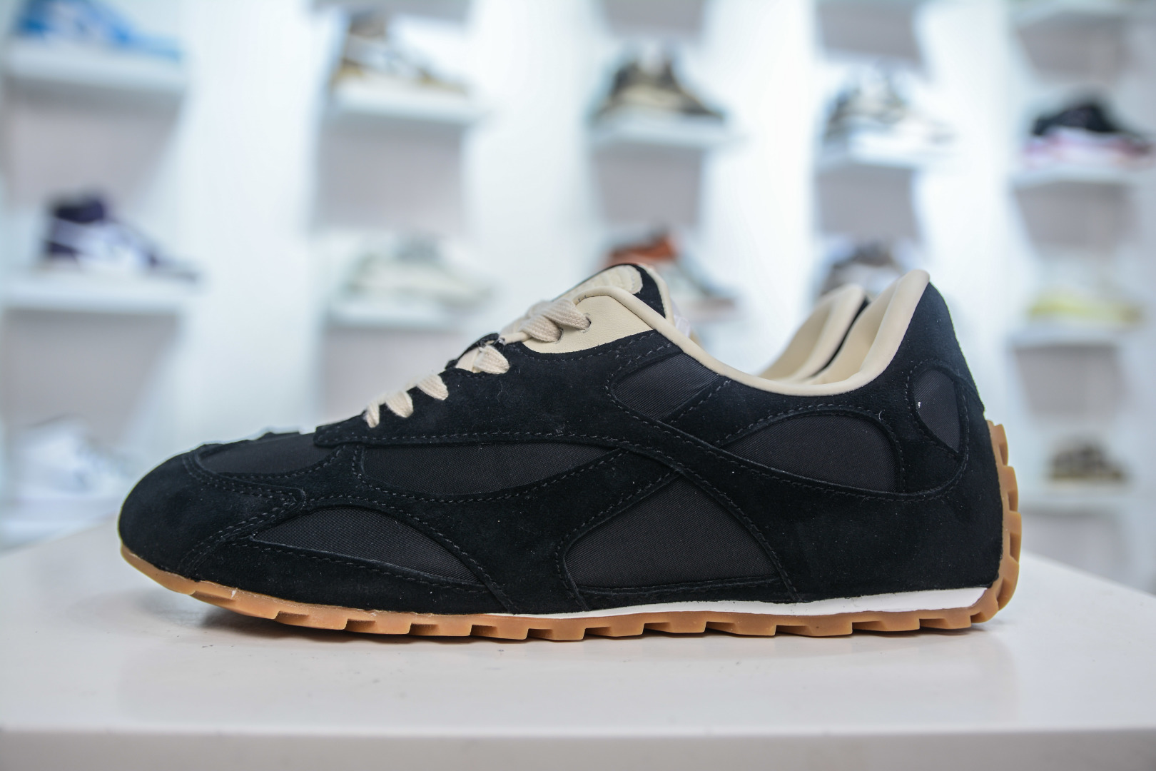 Bottega Veneta Orbit Flash Sneakers - Retro Style, Comfortable, and Versatile 2 cmp i1753886222807 2969 0 0