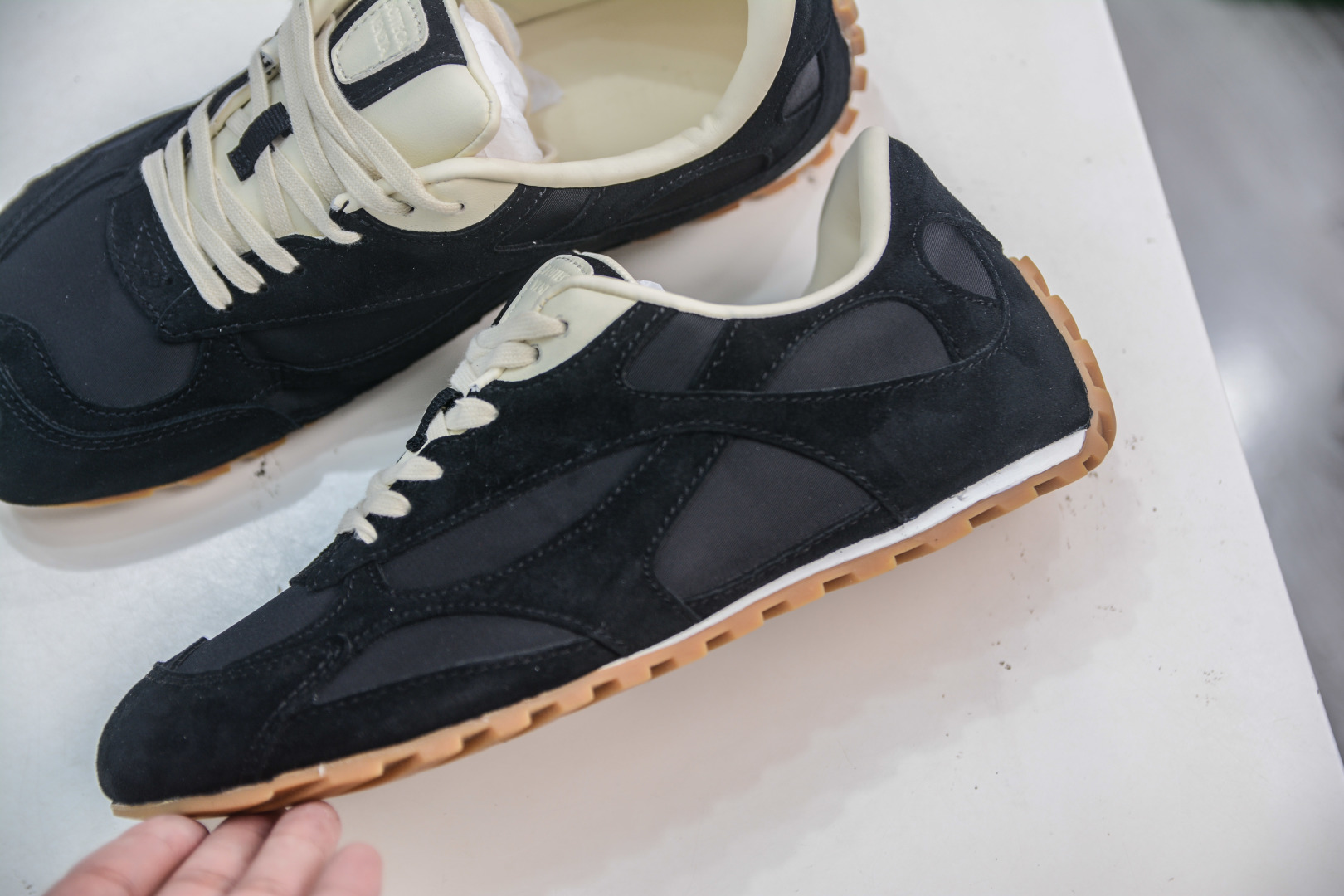 Bottega Veneta Orbit Flash Sneakers - Retro Style, Comfortable, and Versatile 8 cmp i1753886222853 3378 0 6