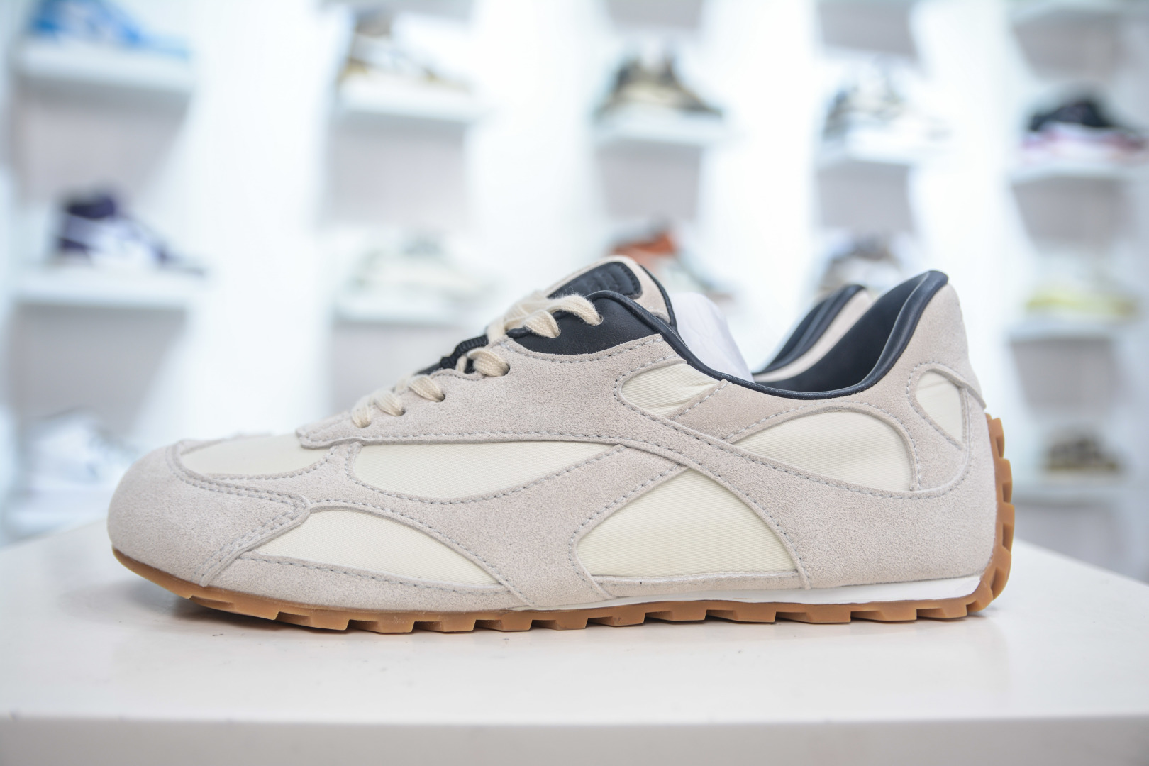 Bottega Veneta Orbit Flash Sneakers - Retro Style, Unisex Design, Comfortable Fit 1 cmp i1753886325266 8871 0 0