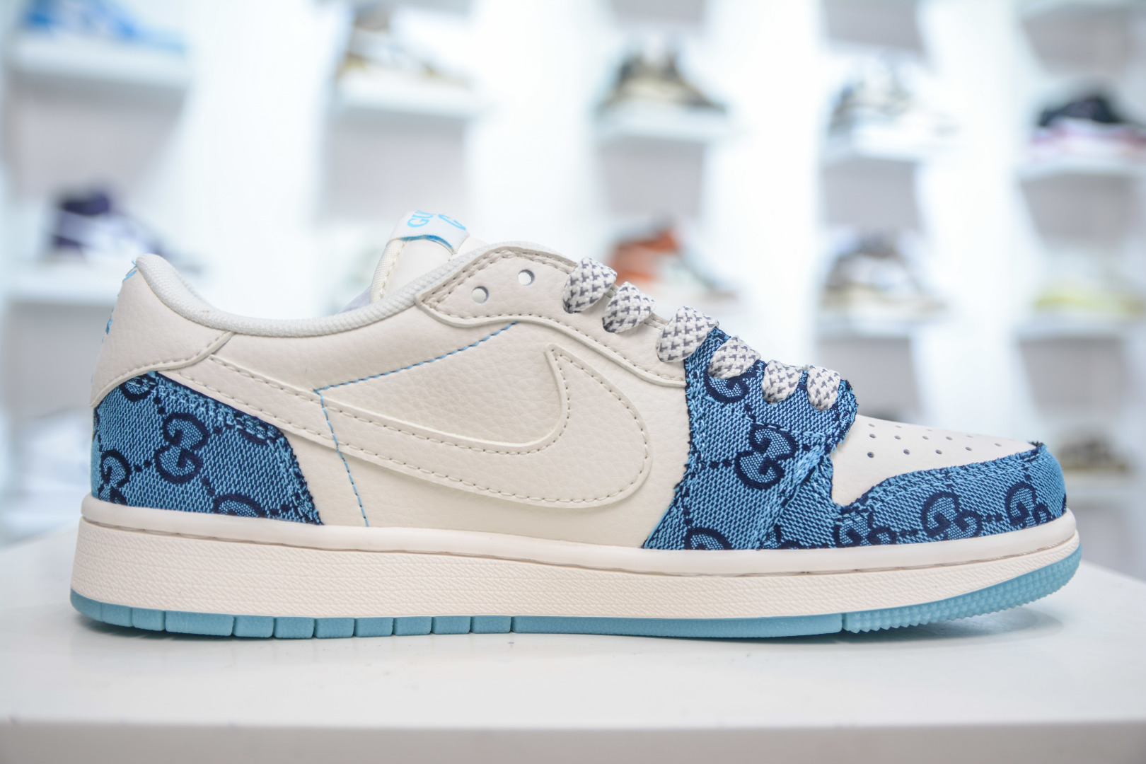 Travis Scott x Nike Air Jordan 1 Low x Gucci Denim Sneakers - White/Blue 4 cmp i1753887674052 480 0 2