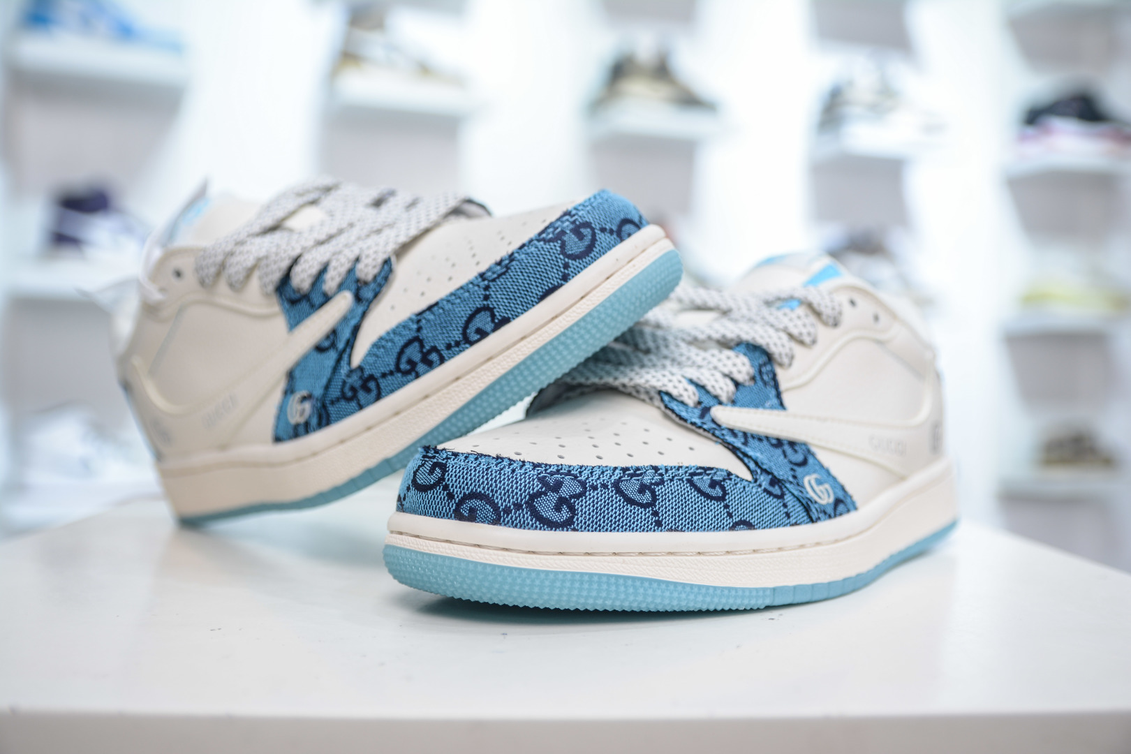 Travis Scott x Nike Air Jordan 1 Low x Gucci Denim Sneakers - White/Blue 5 cmp i1753887674937 6319 0 3