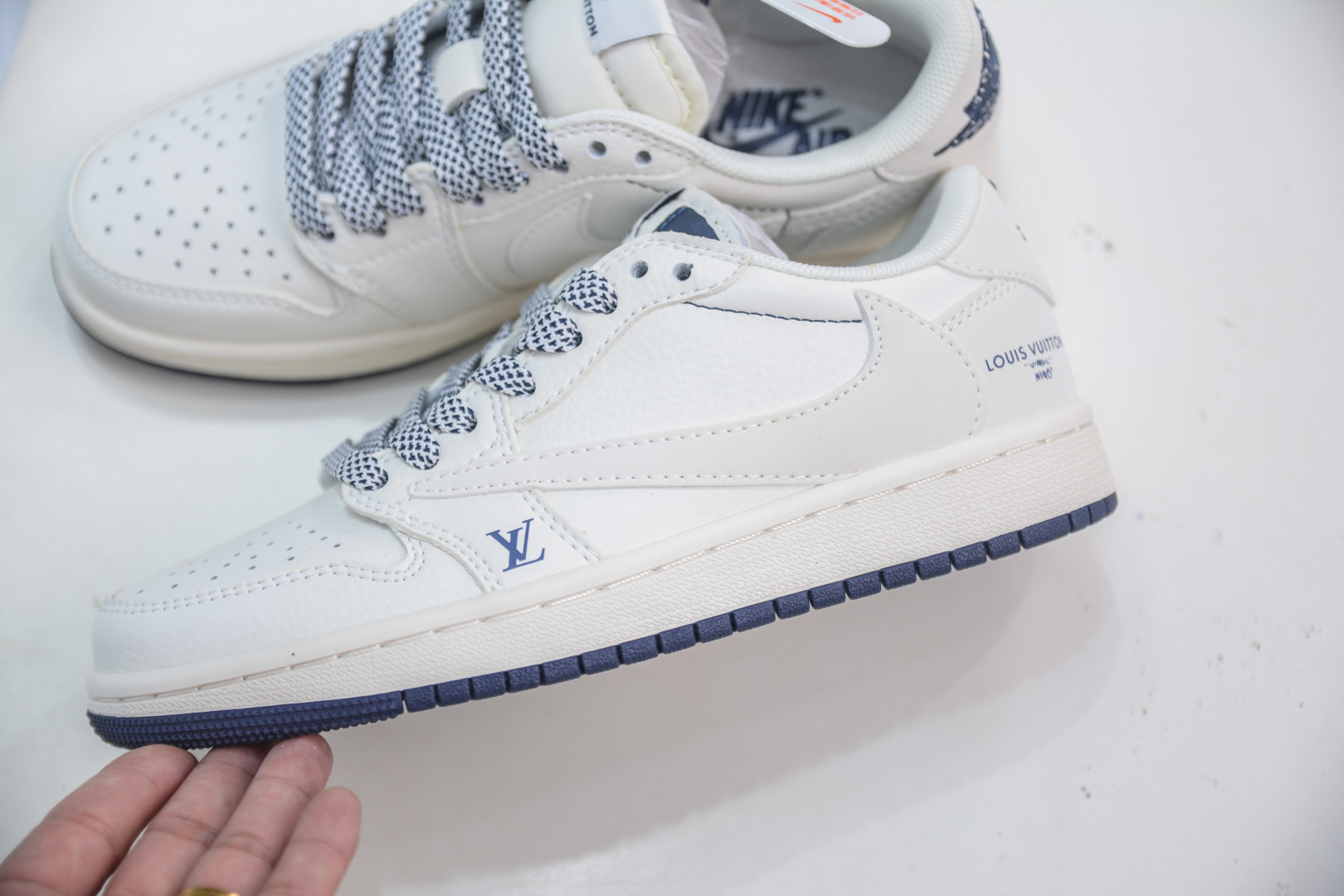 Travis Scott x Nike Air Jordan 1 Low Louis Vuitton - White/Blue 7 cmp i1753888064879 7397 0 6