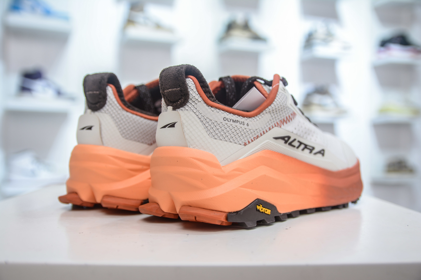 Altra Olympus 6: Comfortable, Durable, and Slip-Resistant Outdoor Running Shoes 6 cmp i1753888235656 7817 0 5