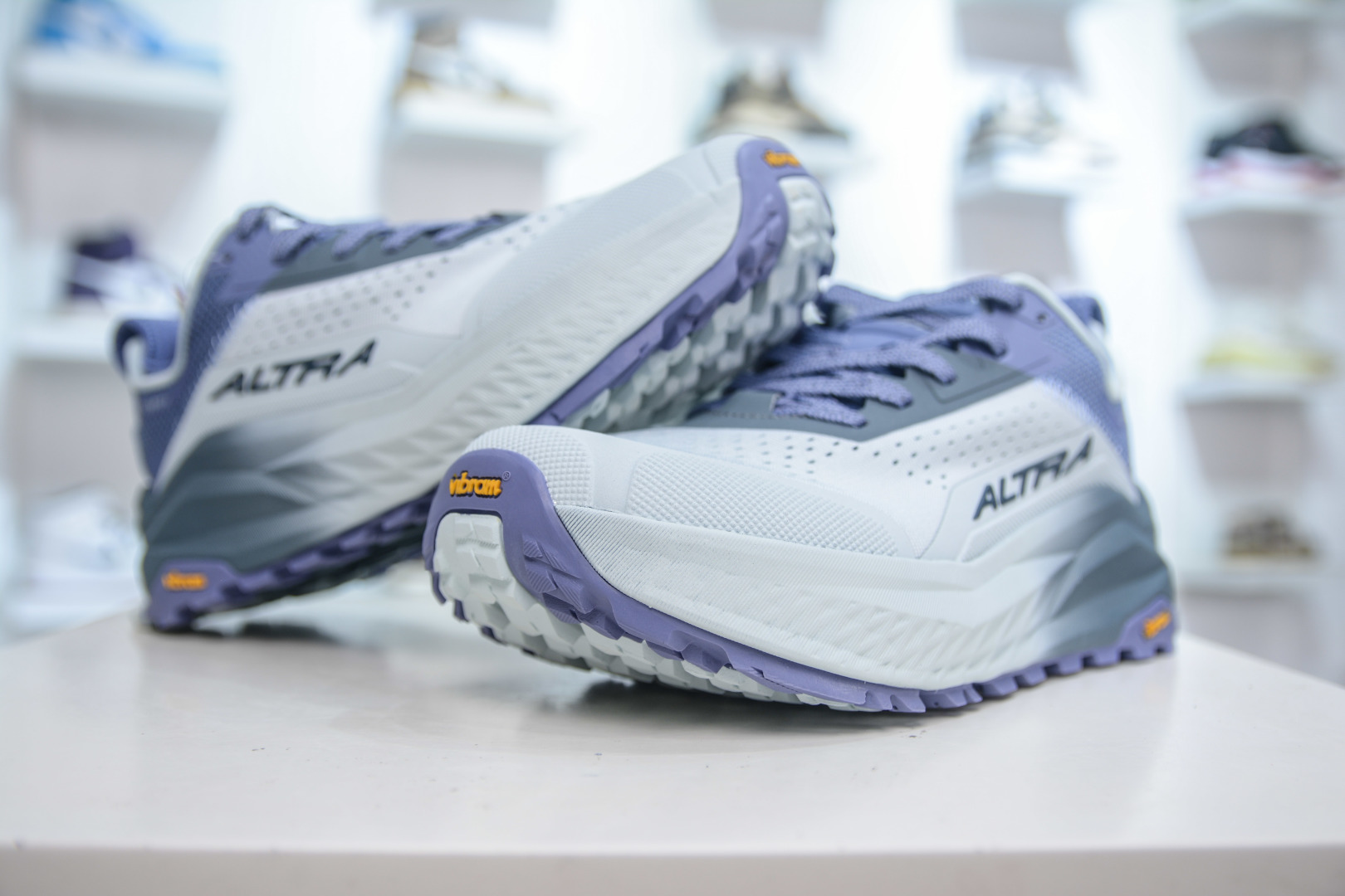 Altra Olympus 6 Women's Trail Running Shoes - Comfortable, Durable, and Stylish 5 cmp i1753888441654 7733 0 3