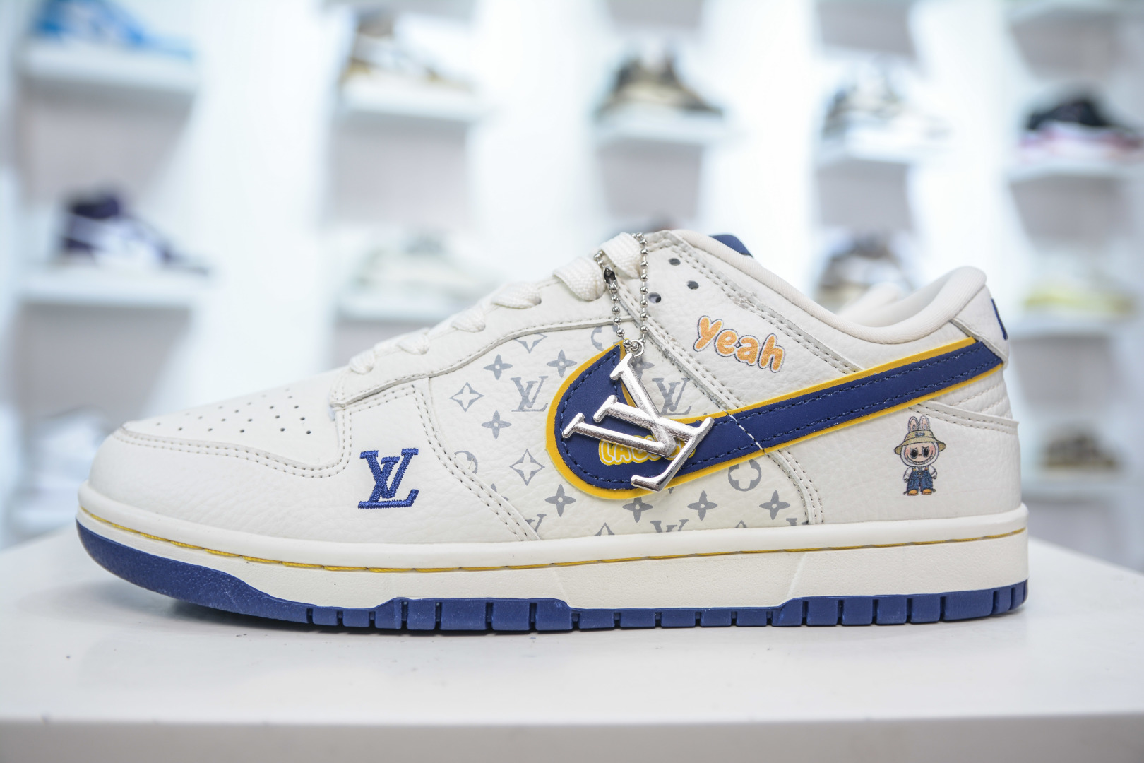 Nike SB Dunk Low x Louis Vuitton White Blue Gold Collaboration Shoes 2 cmp i1753975275095 3114 0 0