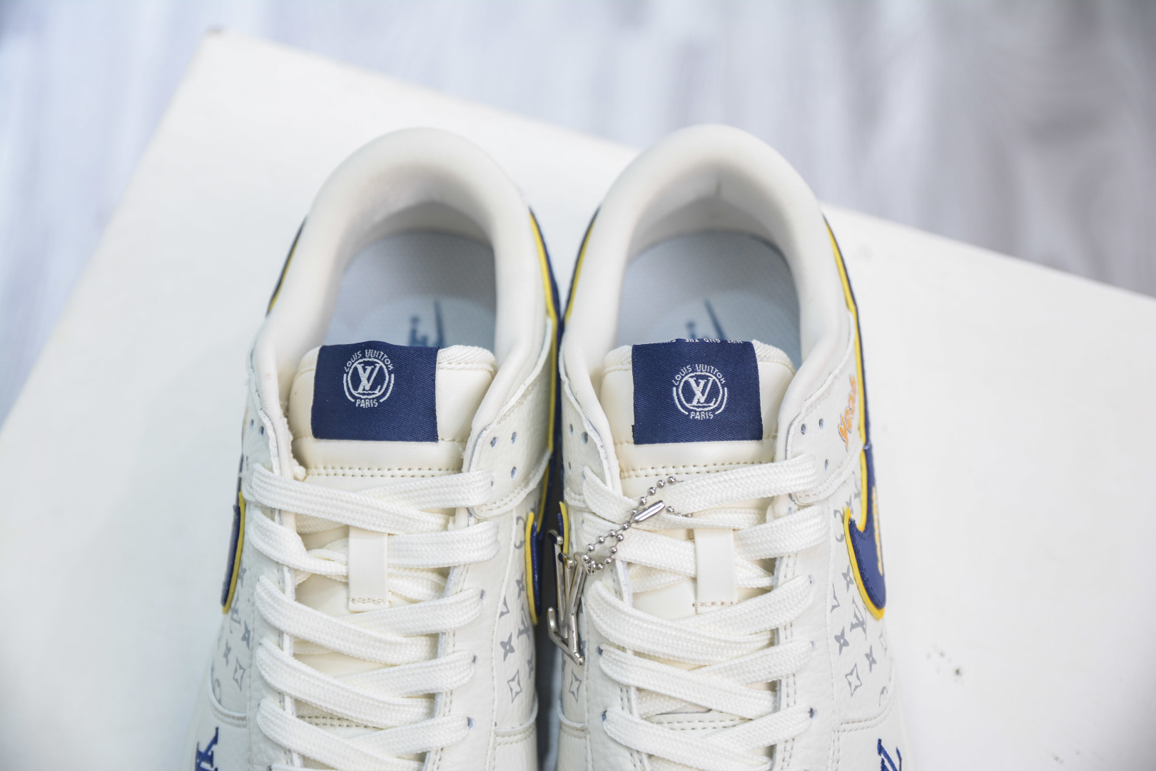 Nike SB Dunk Low x Louis Vuitton White Blue Gold Collaboration Shoes 9 cmp i1753975275098 9543 0 7