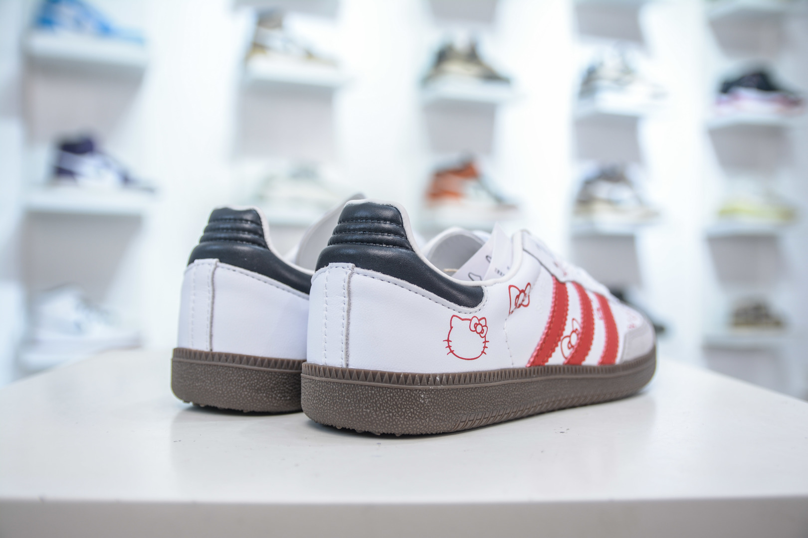 Adidas Originals Samba OG Hello Kitty Sneakers White Red Cute Cat B75806 6 cmp i1753975383357 9513 0 5