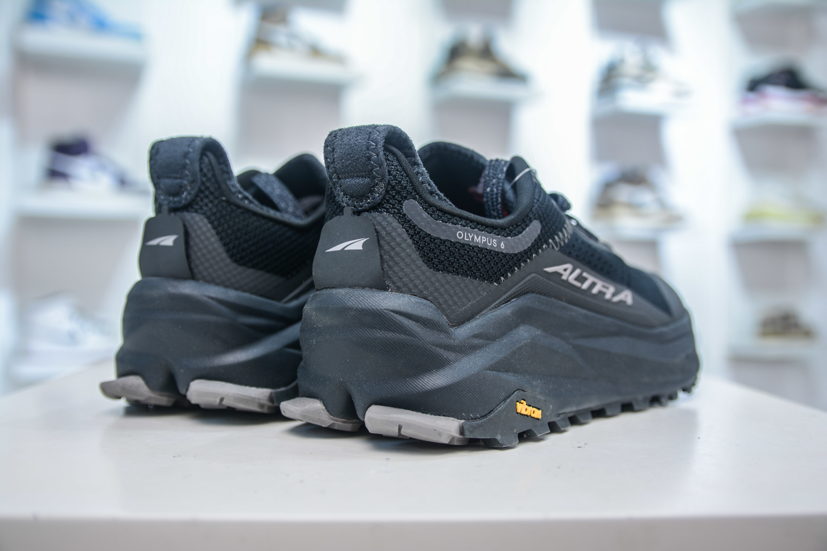 Altra Olympus 6: Comfortable, Durable, and Slip-Resistant Outdoor Running Shoes 7 cmp i1753976434778 6733 0 5