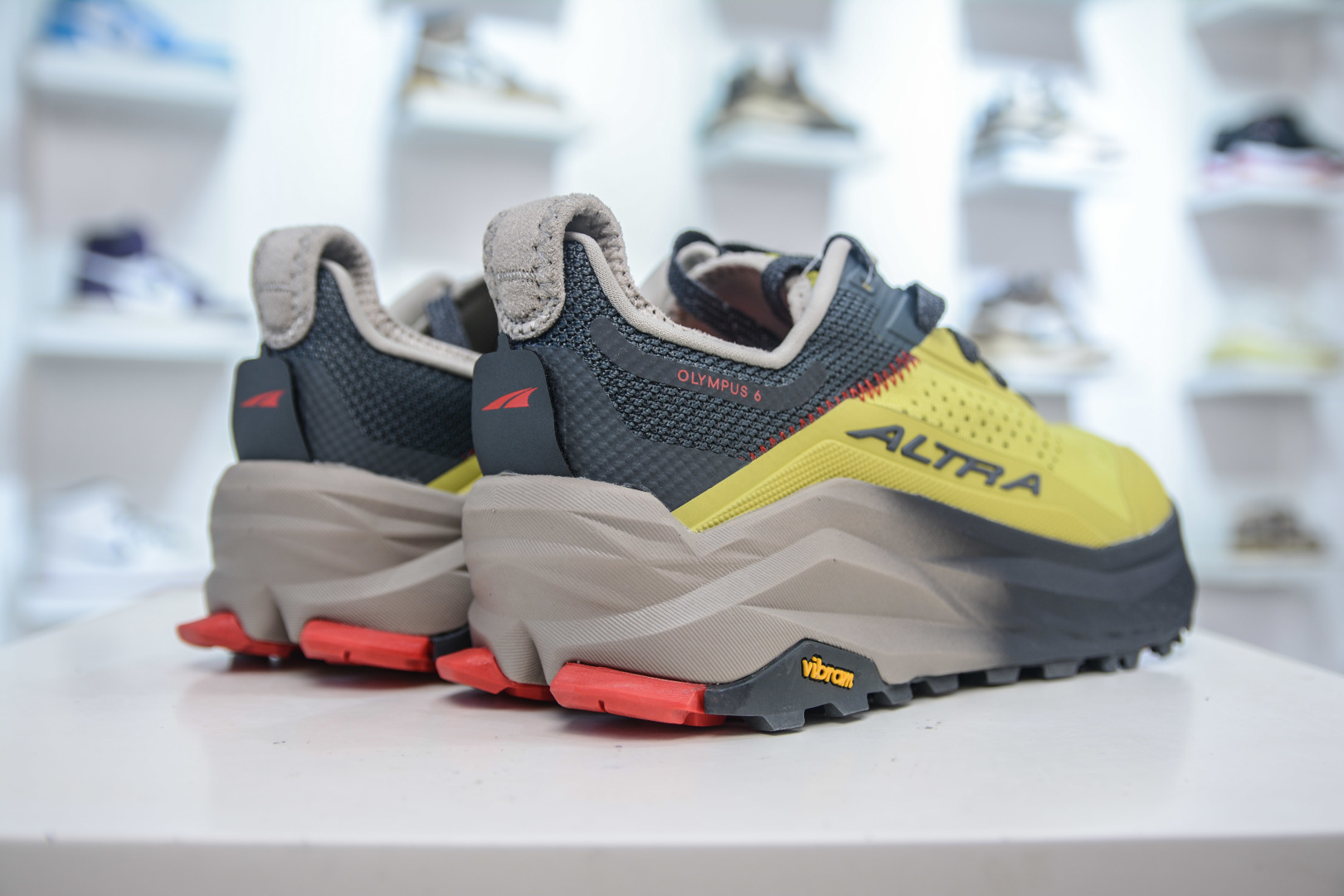 Altra Olympus 6: Premium Running Shoes - Comfort, Durability, and Style Combined 7 cmp i1753976483462 9536 0 5