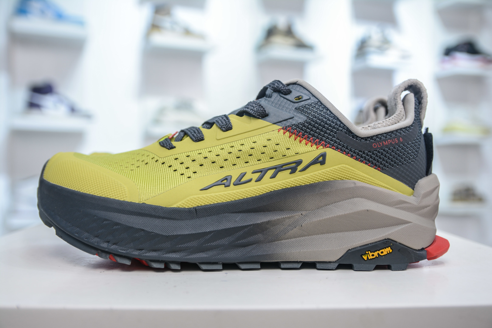 Altra Olympus 6: Premium Running Shoes - Comfort, Durability, and Style Combined 2 cmp i1753976484543 6282 0 0