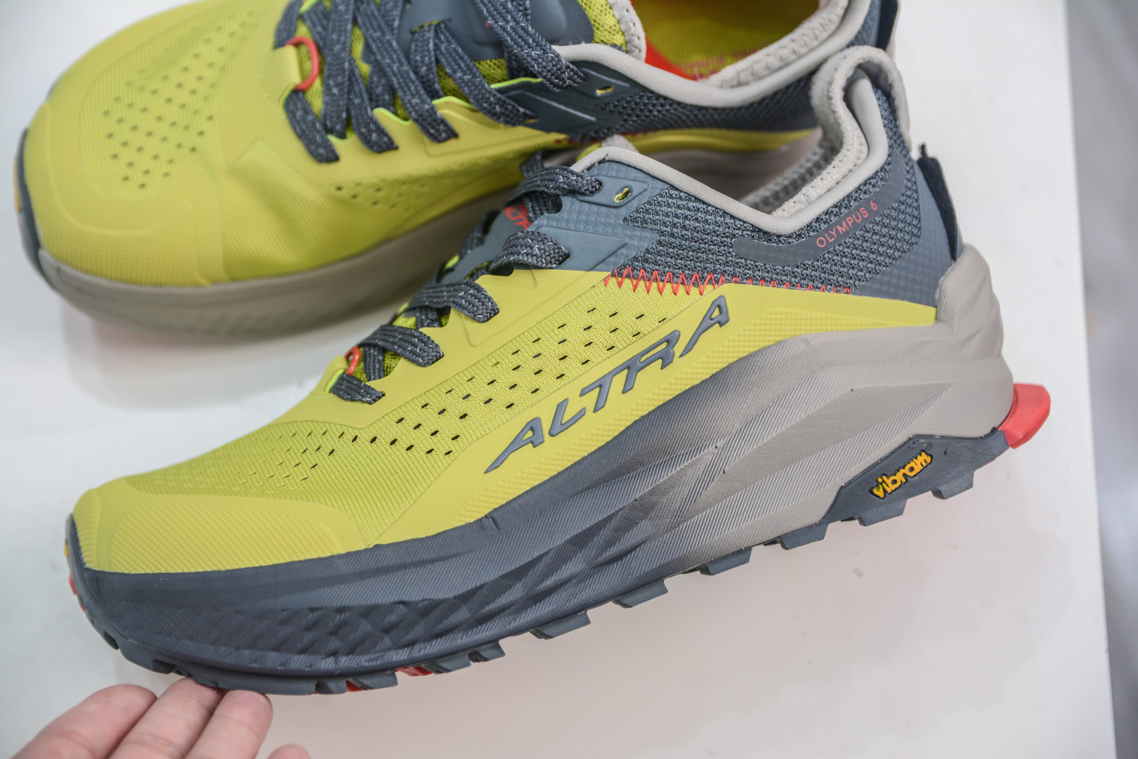 Altra Olympus 6: Premium Running Shoes - Comfort, Durability, and Style Combined 8 cmp i1753976484545 694 0 6