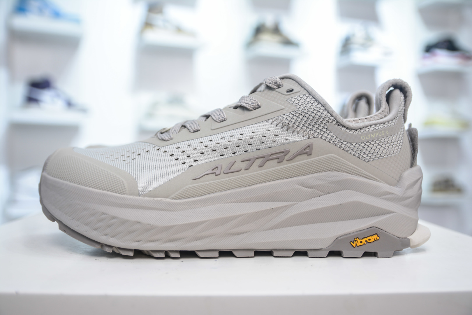 Altra Olympus 6 Men's Trail Running Shoes - Comfortable, Durable, and Versatile 2 cmp i1753976528869 2749 0 0