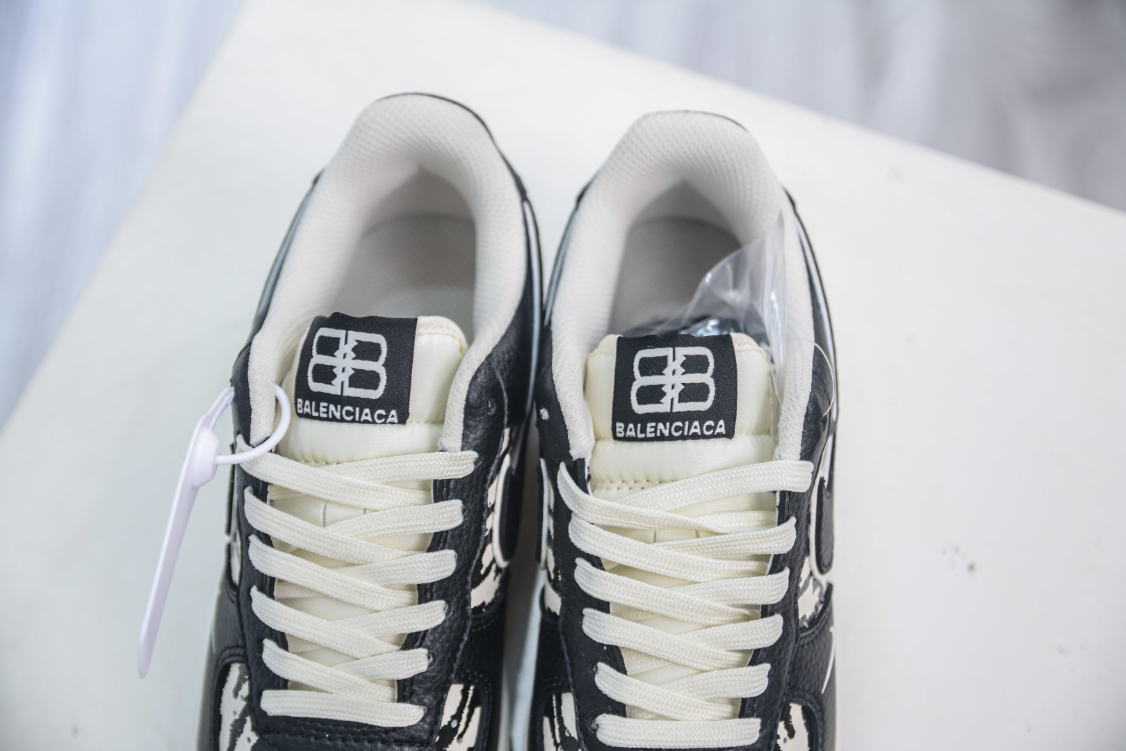 Nike Air Force 1 Low 07 x Balenciaga 巴黎世家联名-条纹米白黑 HJ3318-004