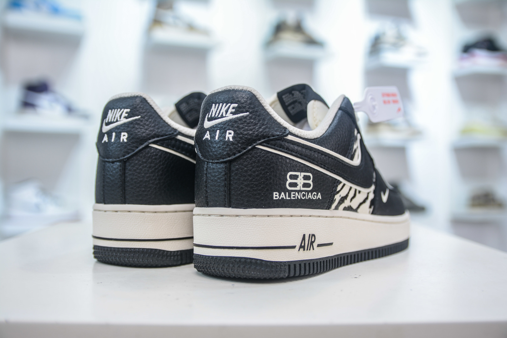 Nike Air Force 1 Low 07 x Balenciaga 巴黎世家联名-条纹米白黑 HJ3318-004