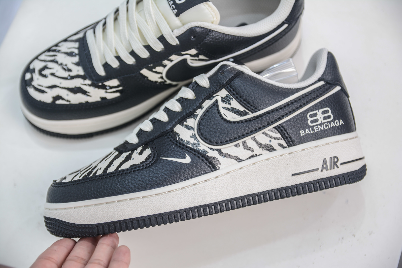 Nike Air Force 1 Low 07 x Balenciaga 巴黎世家联名-条纹米白黑 HJ3318-004