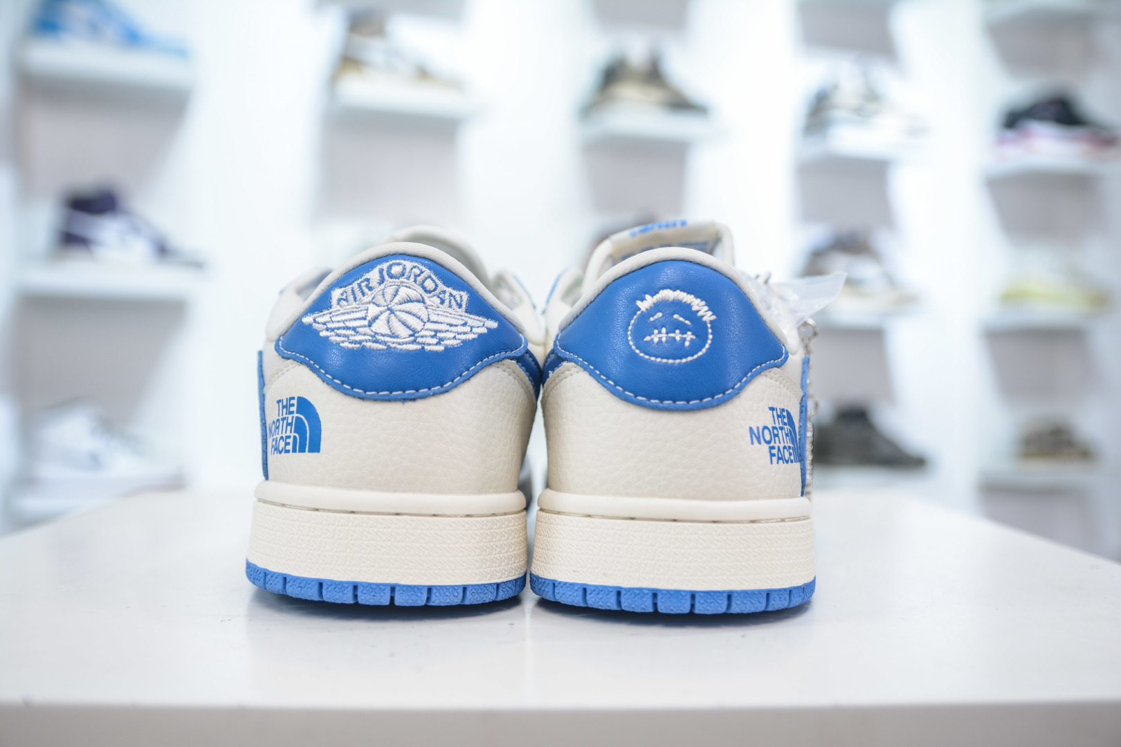 The North Face x Travis Scott x Air Jordan 1 Low乔丹1代低帮倒钩北面联名-白蓝 LD2025-033