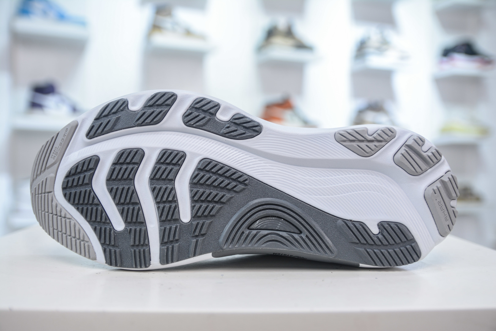 Asics Gel-Kayano 32: Supportive & Breathable Running Shoes for Optimal Performance 5 cmp i1754146283059 738 0 4