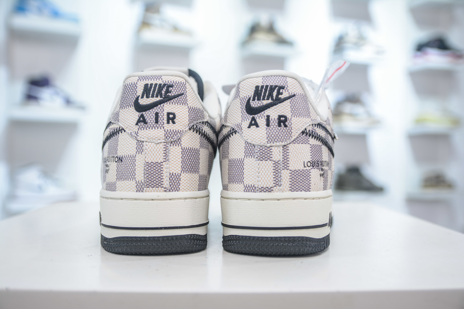 Nike Air Force 1 Low x Louis Vuitton Collab Sneakers - Grid Fog Grey 3 cmp i1754146692562 6595 0 1