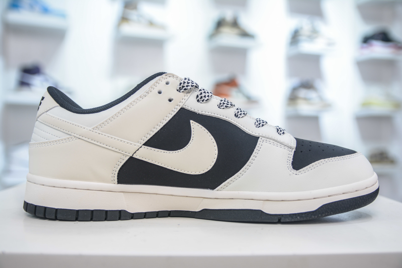 Nike SB Dunk Low x Burberry White Black, Premium Leather, Comfortable Fit 3 cmp i1754146791829 775 0 2