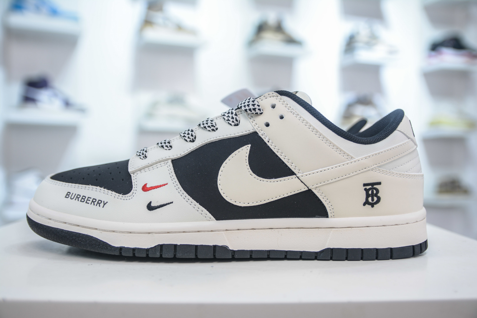 Nike SB Dunk Low x Burberry White Black, Premium Leather, Comfortable Fit 1 cmp i1754146791831 1213 0 0