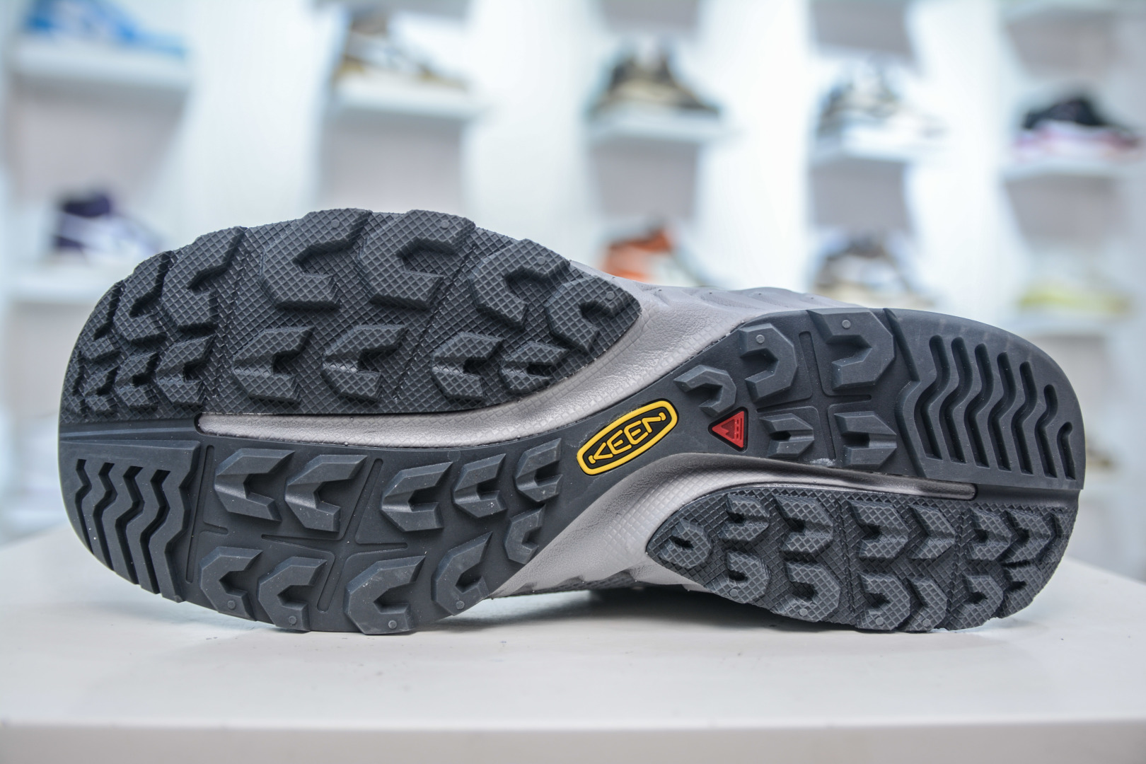 Keen Nxis Evo Low Hiking Shoes: Comfort, Grip, and Energy Return for Trails 5 cmp i1754146920722 5887 0 4