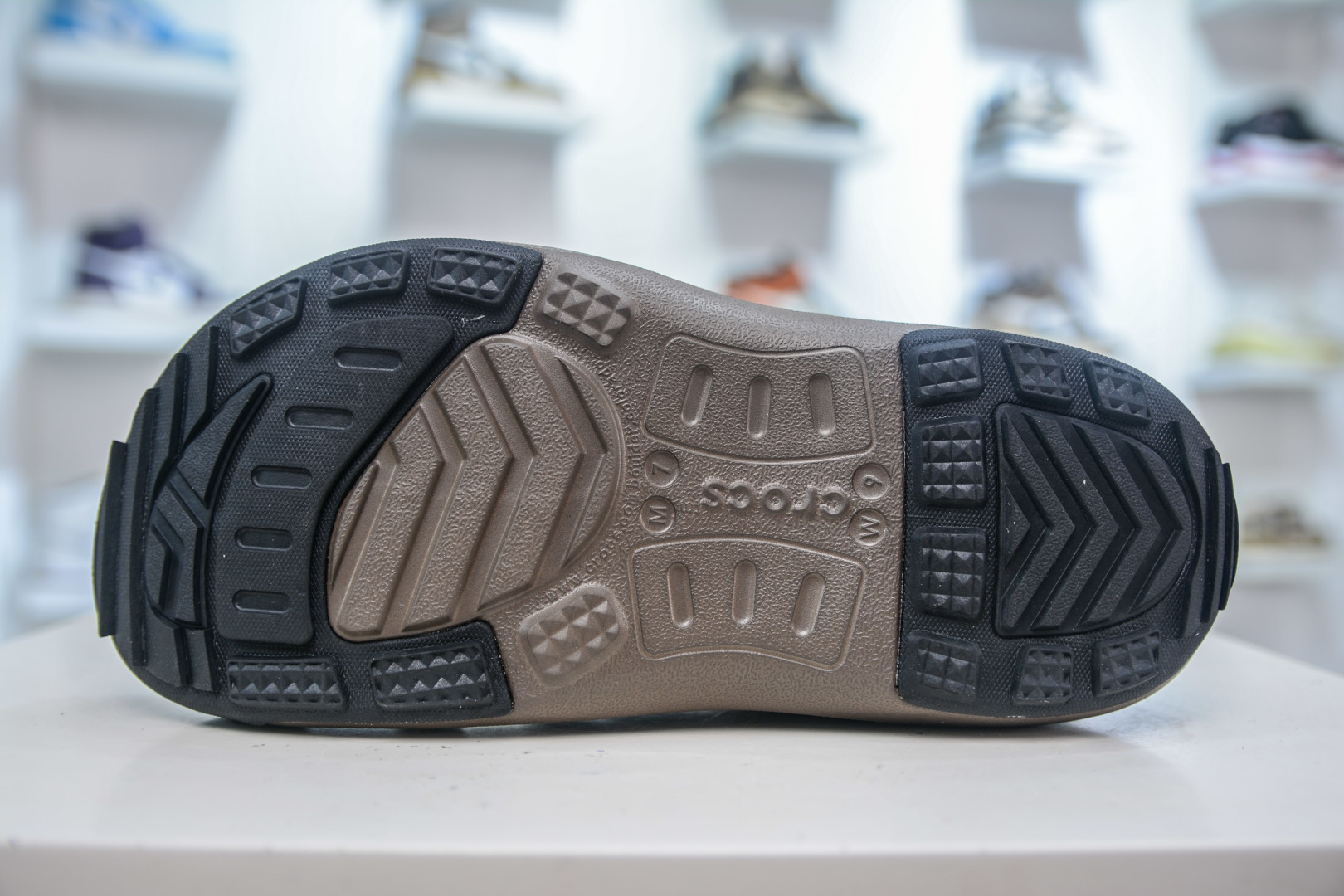 Crocs Quick Trail Clog: Lightweight, Comfortable, and Quick-Drying Sandal 6 cmp i1754235971466 3962 0 4