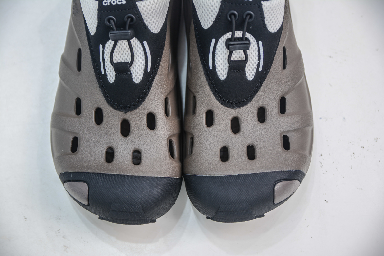 Crocs Quick Trail Clog: Lightweight, Comfortable, and Quick-Drying Sandal 10 cmp i1754235971466 9932 0 8