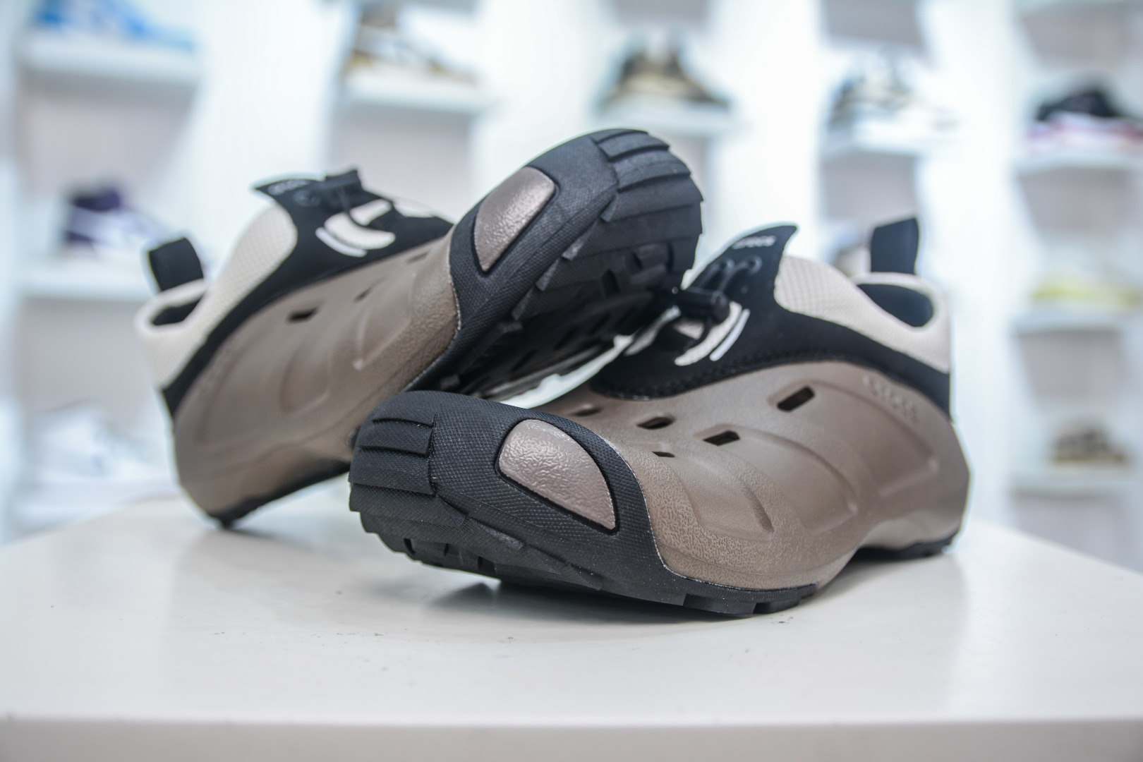Crocs Quick Trail Clog: Lightweight, Comfortable, and Quick-Drying Sandal 5 cmp i1754235979061 8491 0 3