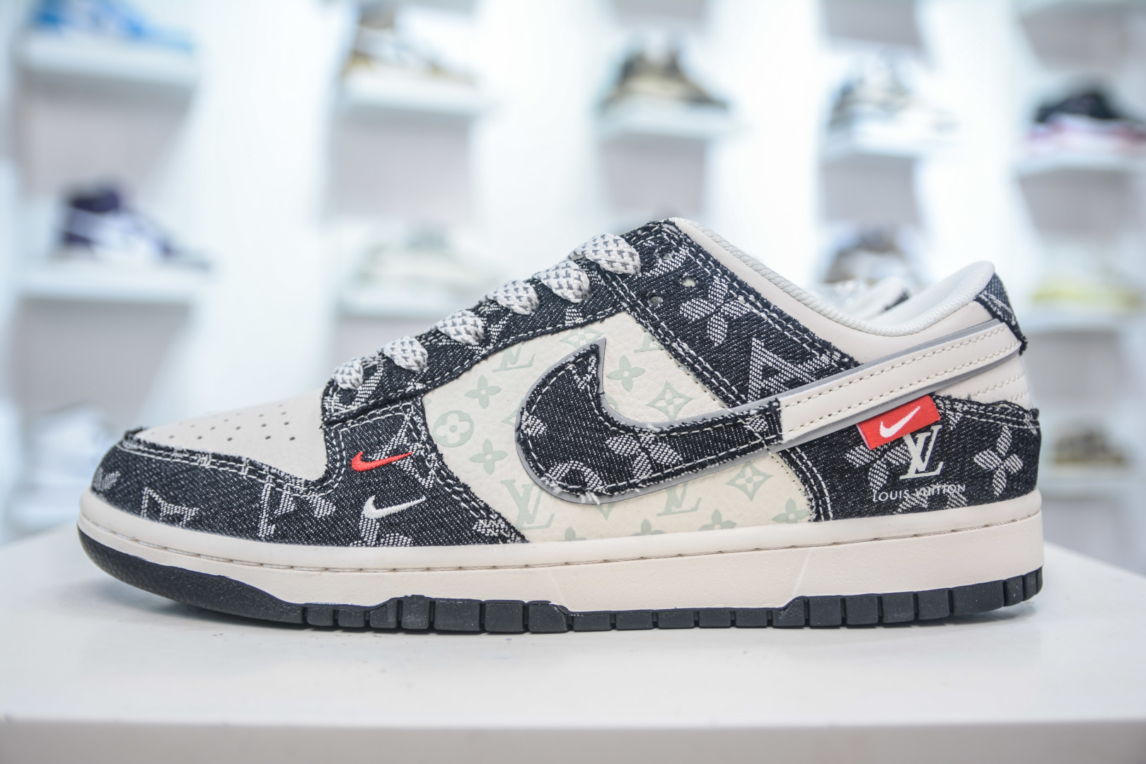 Nike SB Dunk Low x Louis Vuitton Black White Denim Sneakers 1 cmp i1754236682971 6970 0 0